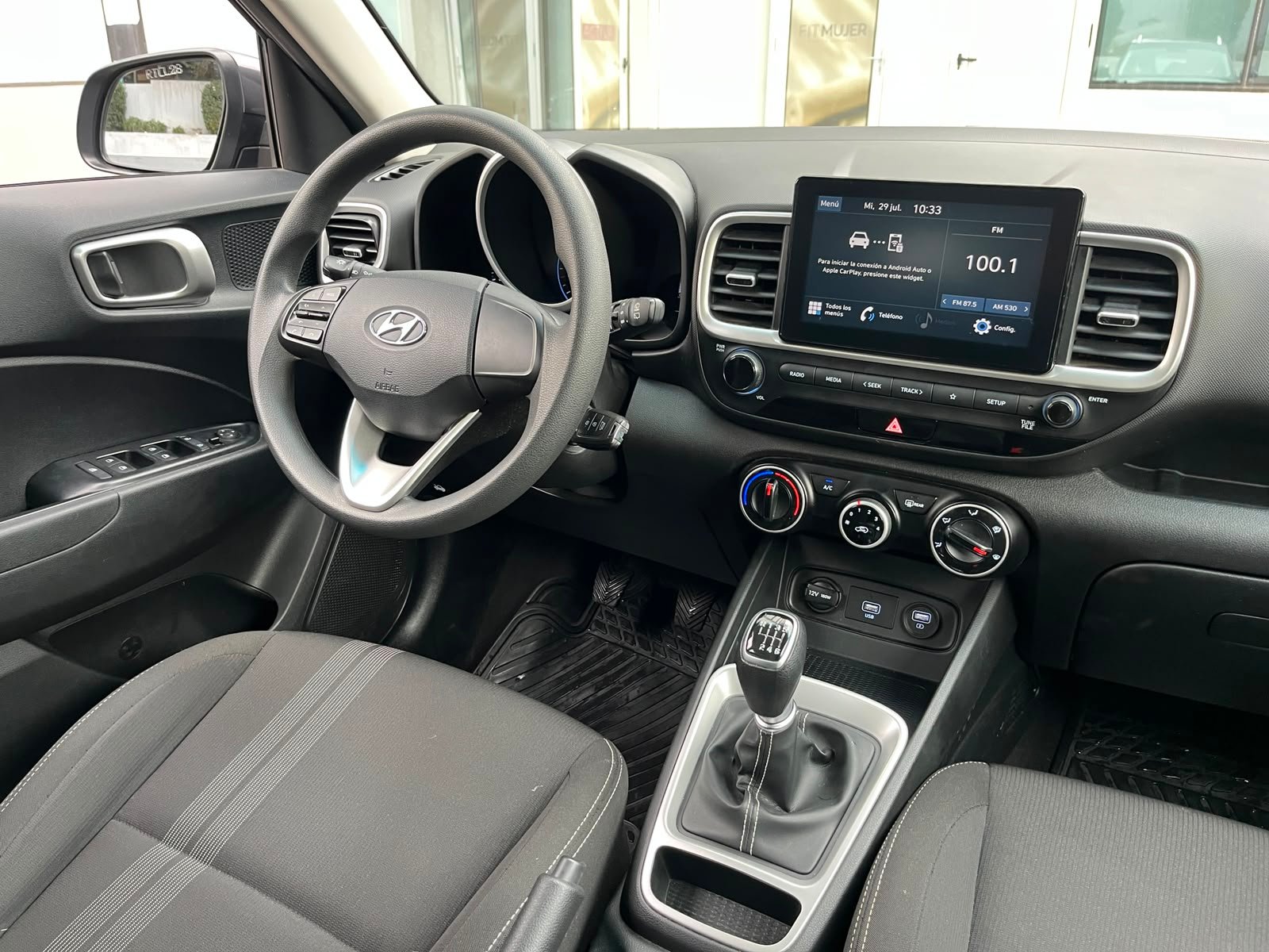Hyundai Venue — foto 20 de 29