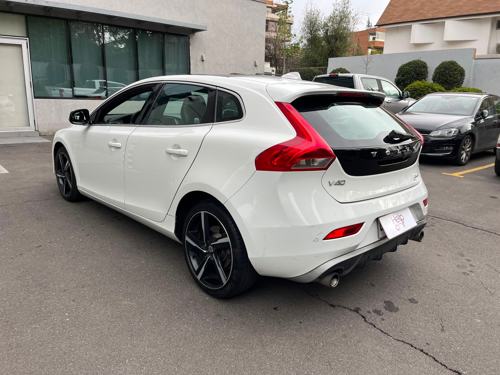 Volvo V40 — foto 2 de 31