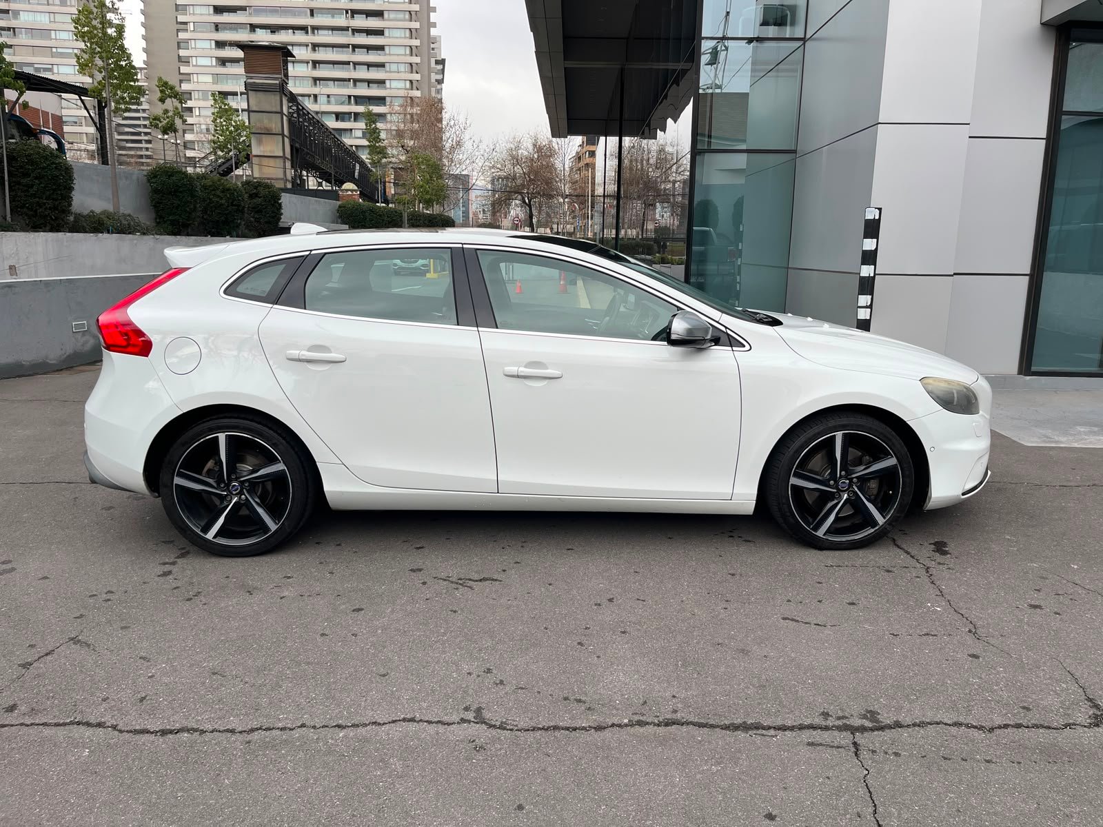 Volvo V40 — foto 5 de 31