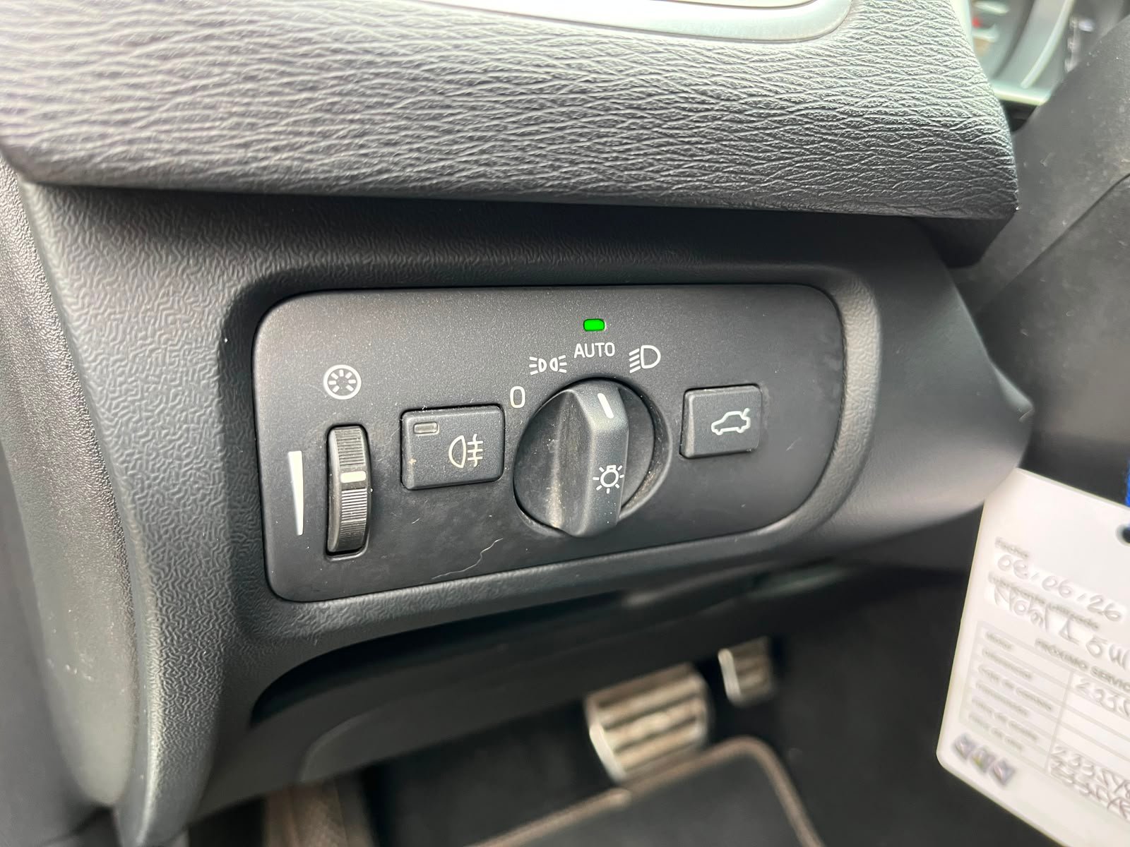 Volvo V40 — foto 25 de 31