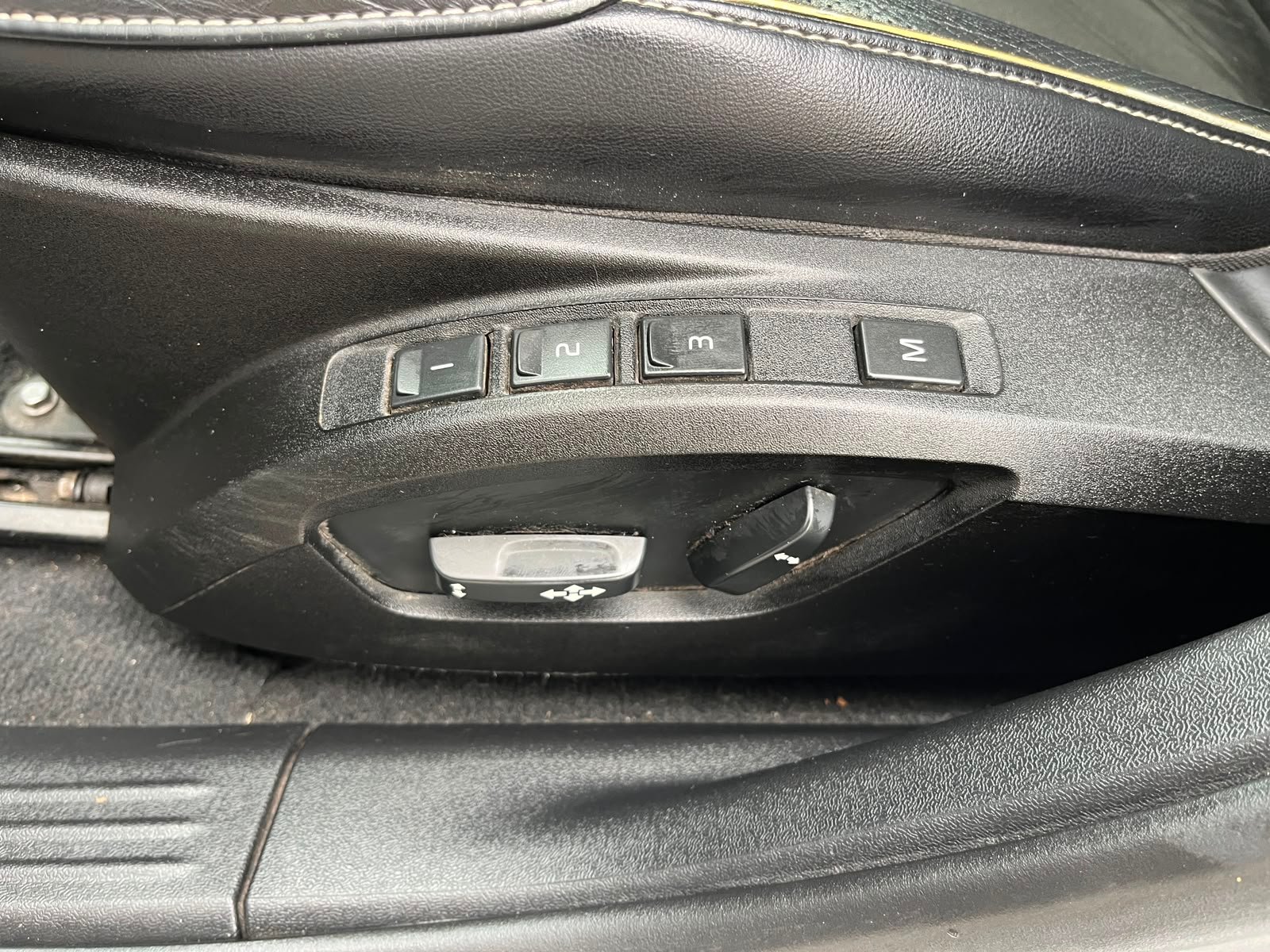 Volvo V40 — foto 26 de 31