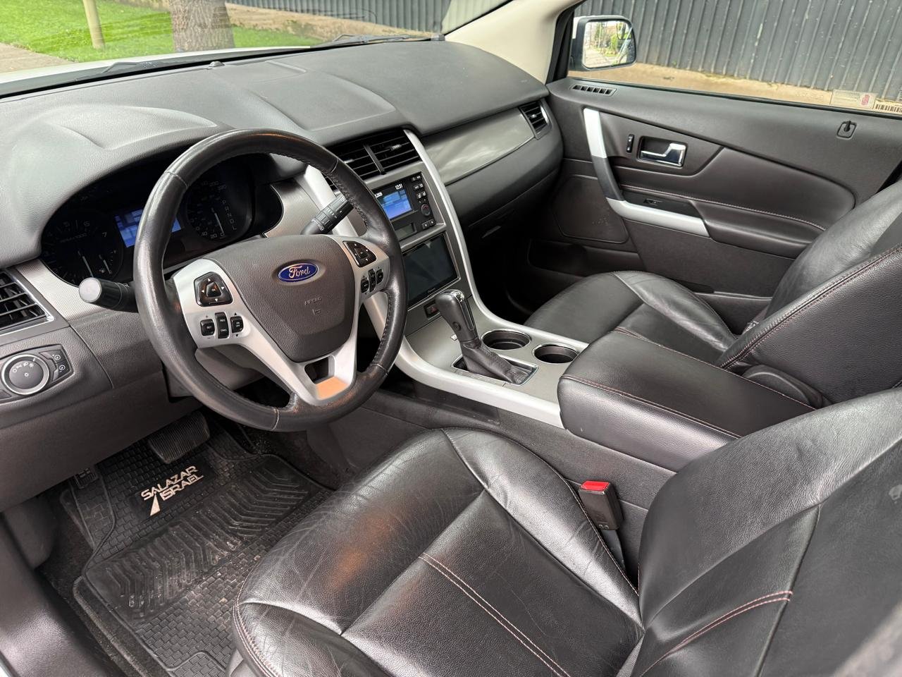Ford Edge — foto 9 de 25