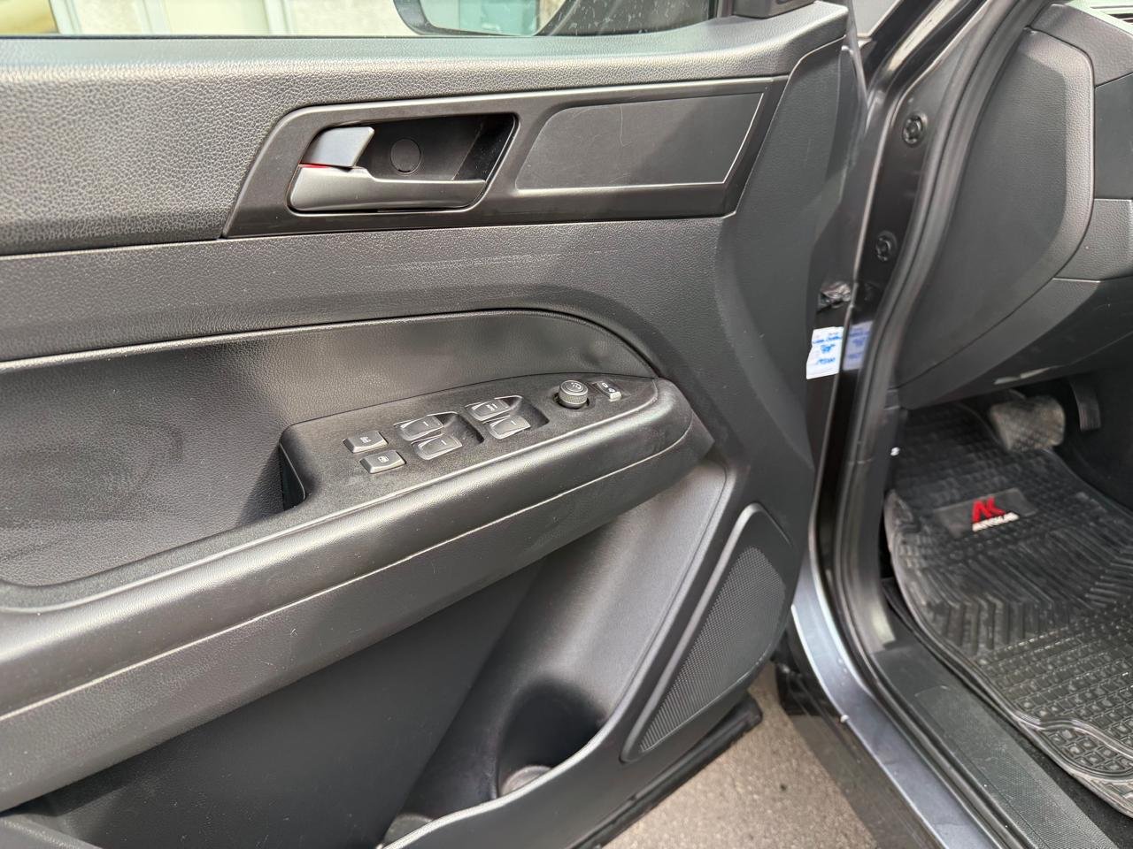 SsangYong Musso — foto 11 de 27