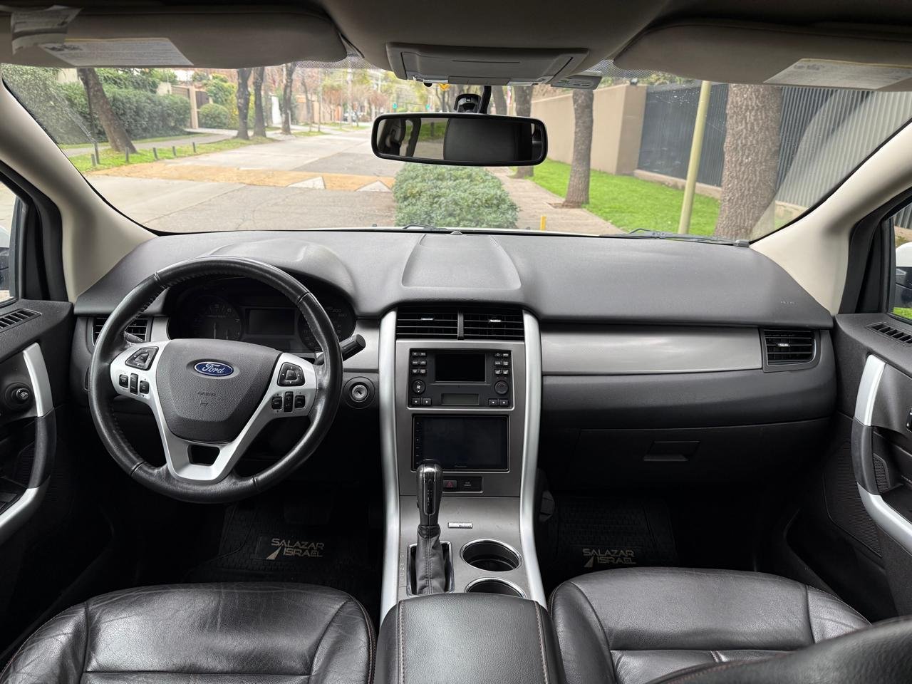 Ford Edge — foto 13 de 25