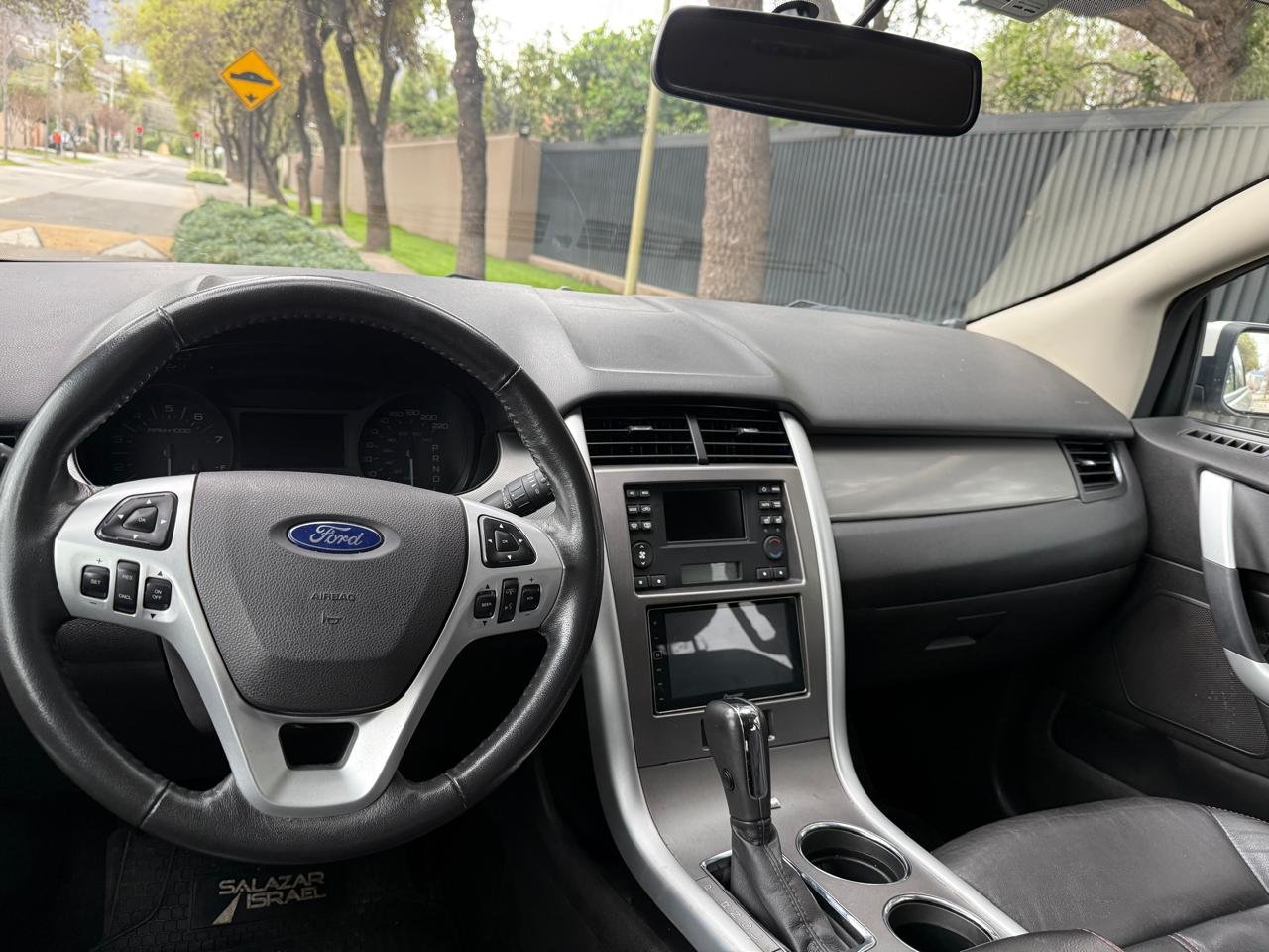 Ford Edge — foto 15 de 25