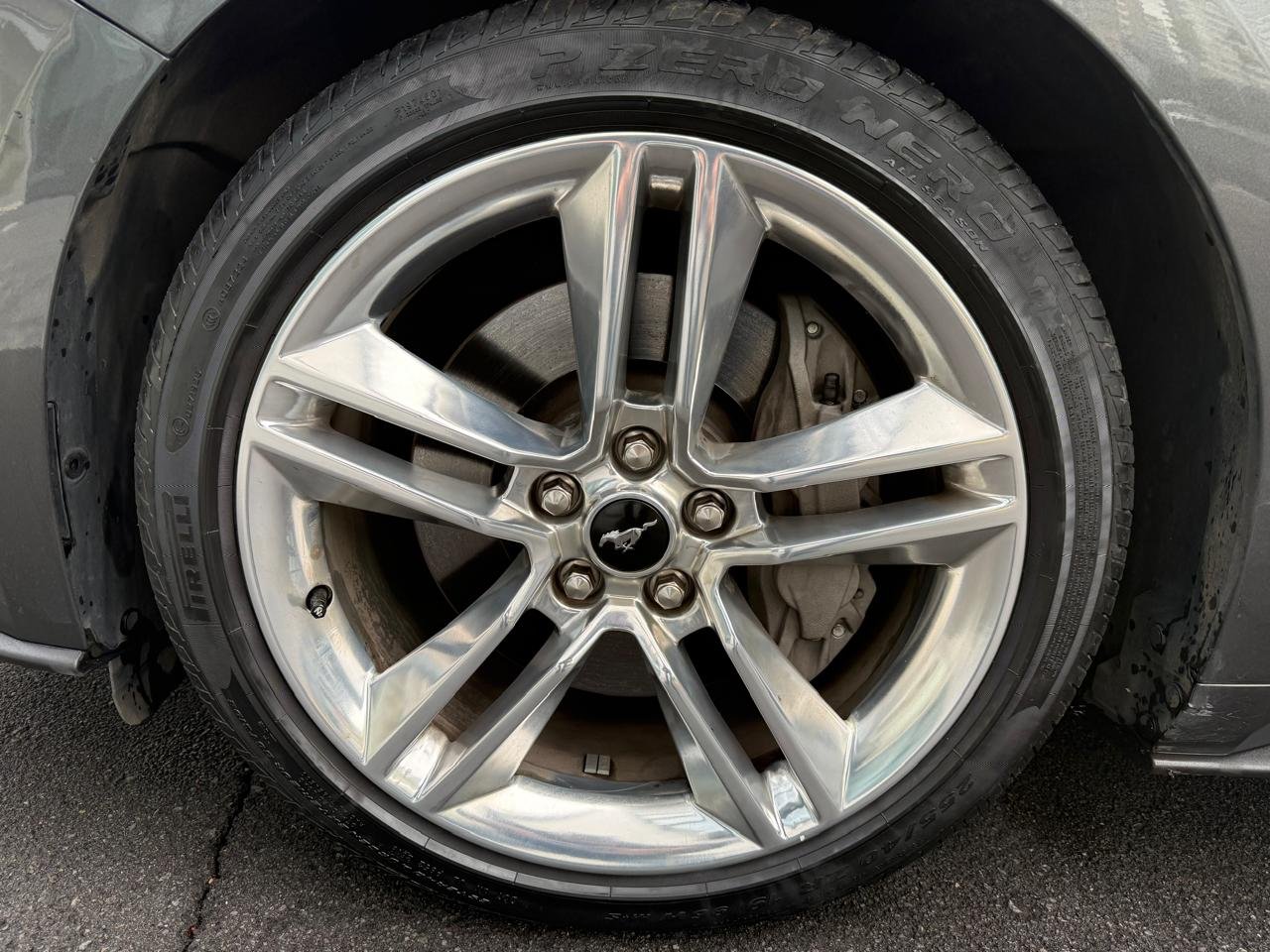 Ford Mustang — foto 16 de 25