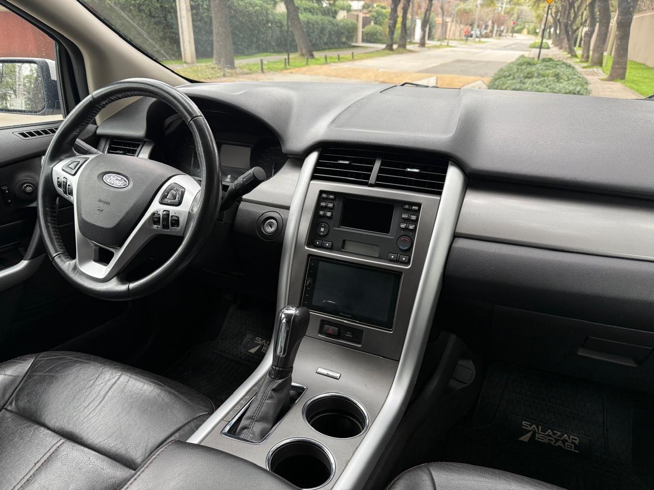 Ford Edge — foto 16 de 25