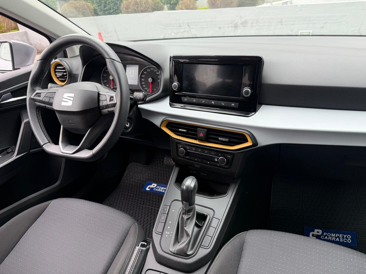 SEAT Ibiza — foto 23 de 26