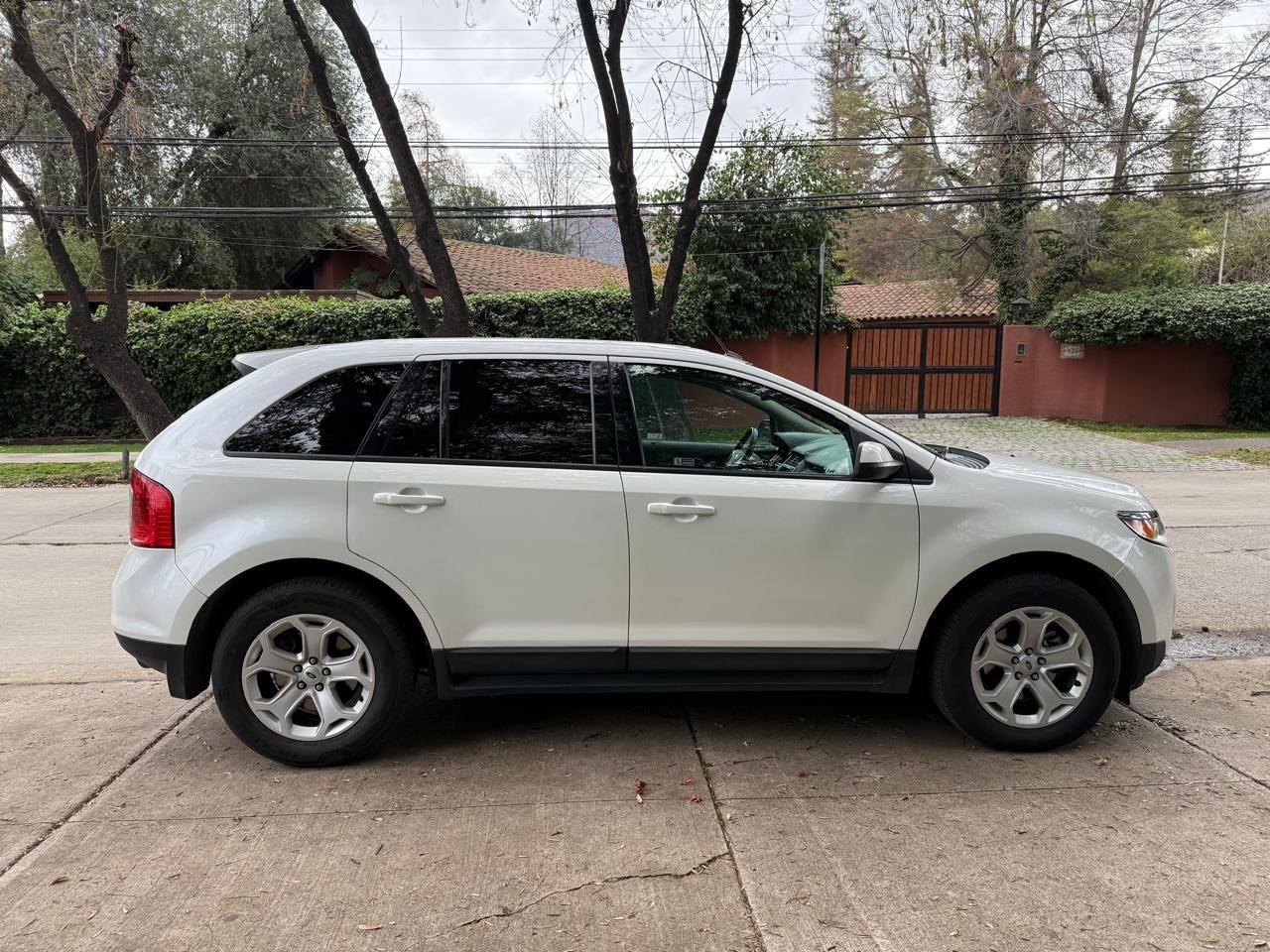 Ford Edge — foto 5 de 25