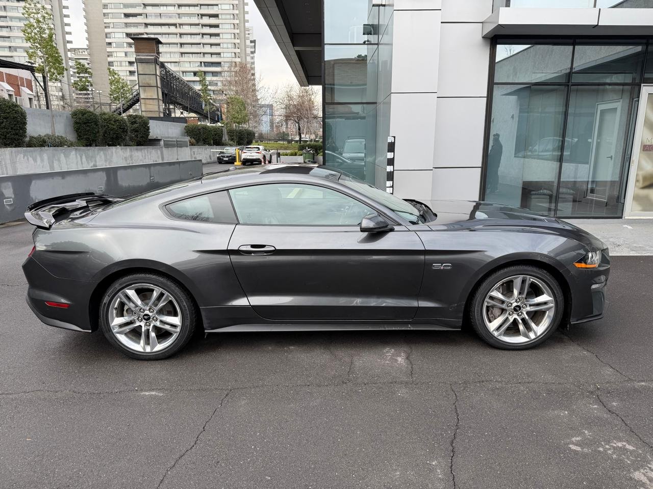 Ford Mustang — foto 6 de 25