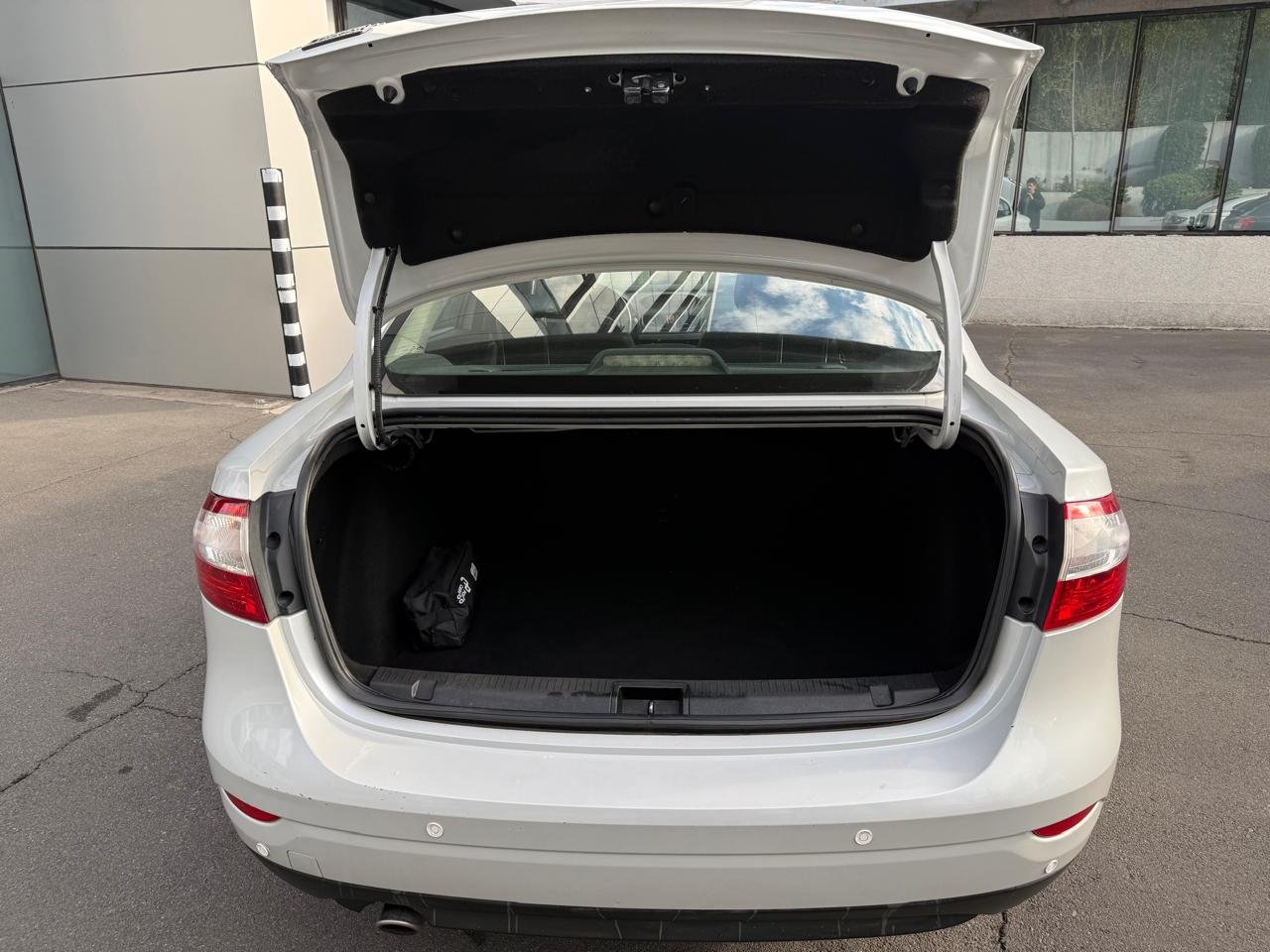 Renault Fluence — foto 10 de 24