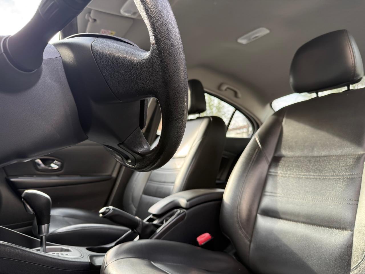 Renault Fluence — foto 17 de 24