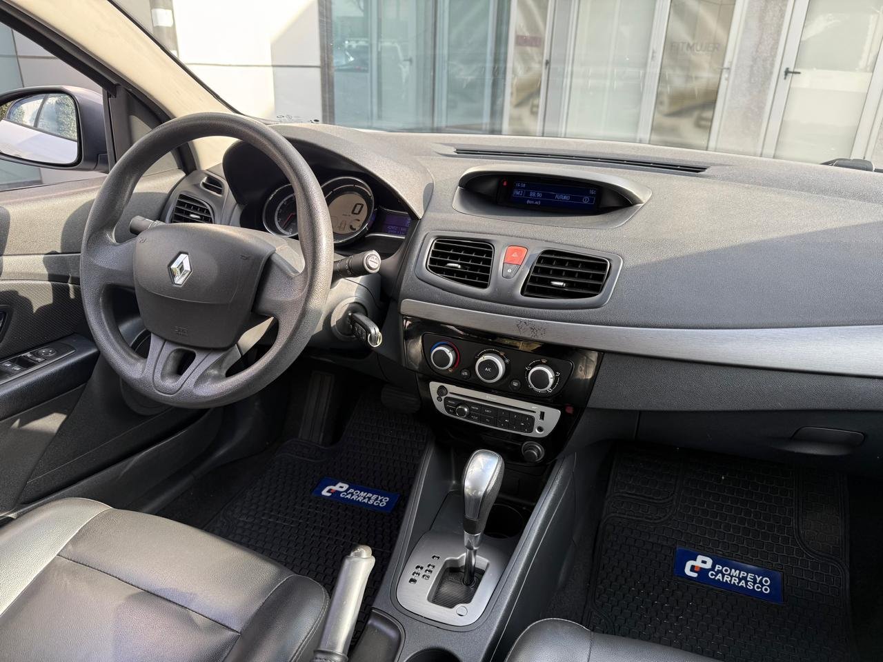 Renault Fluence — foto 21 de 24
