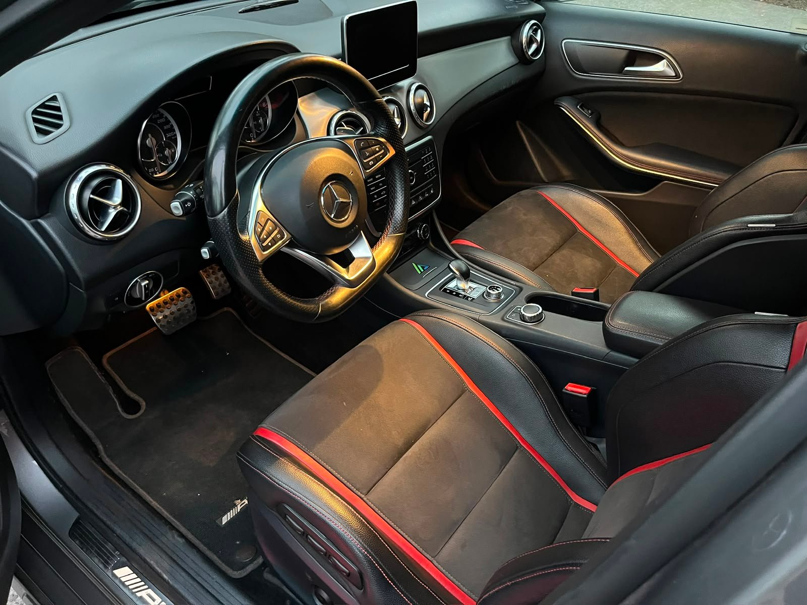 Mercedes-Benz Gla45 — foto 8 de 27
