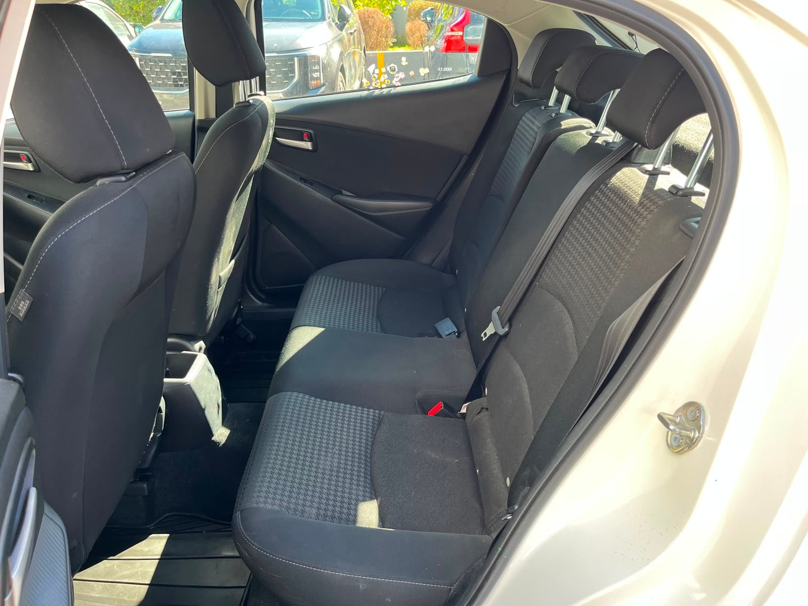 Mazda 2 — foto 9 de 28