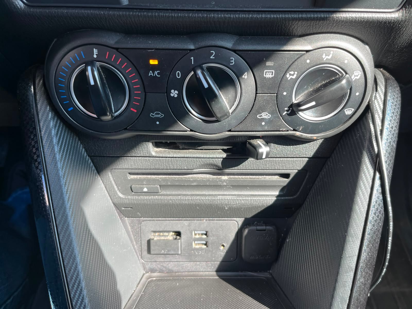Mazda 2 — foto 17 de 28