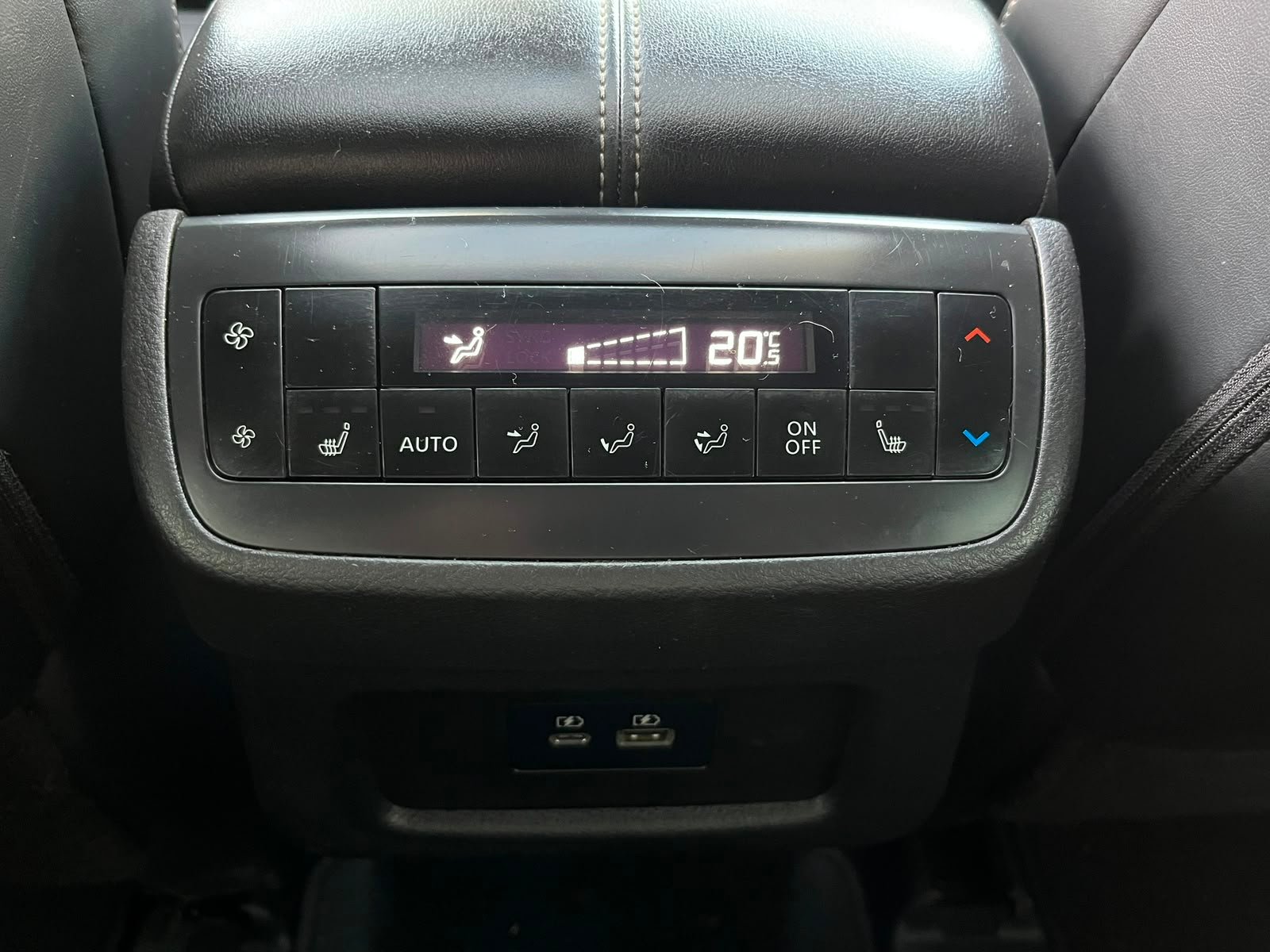 Nissan Pathfinder — foto 22 de 30