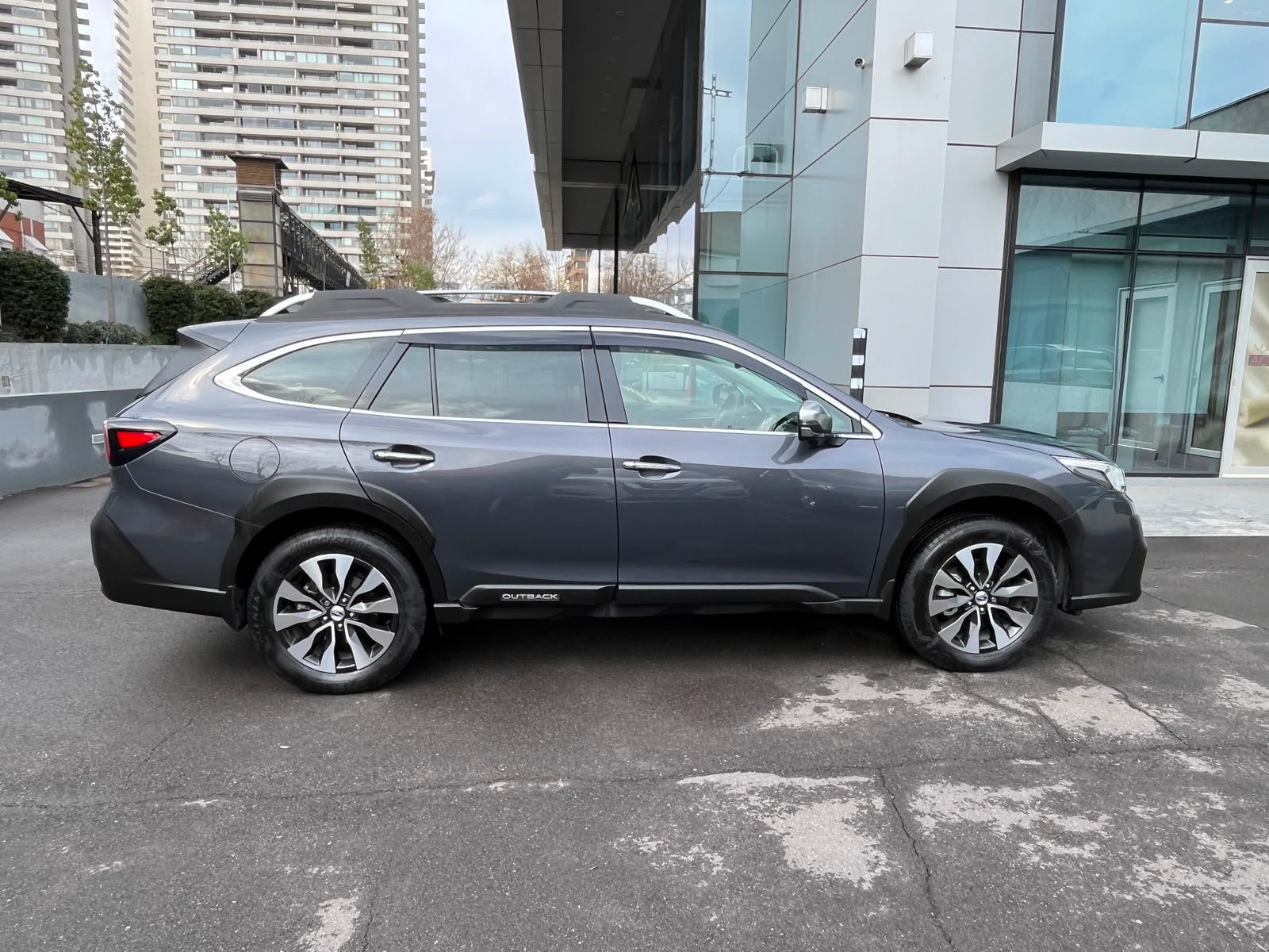 Subaru Outback — foto 5 de 30