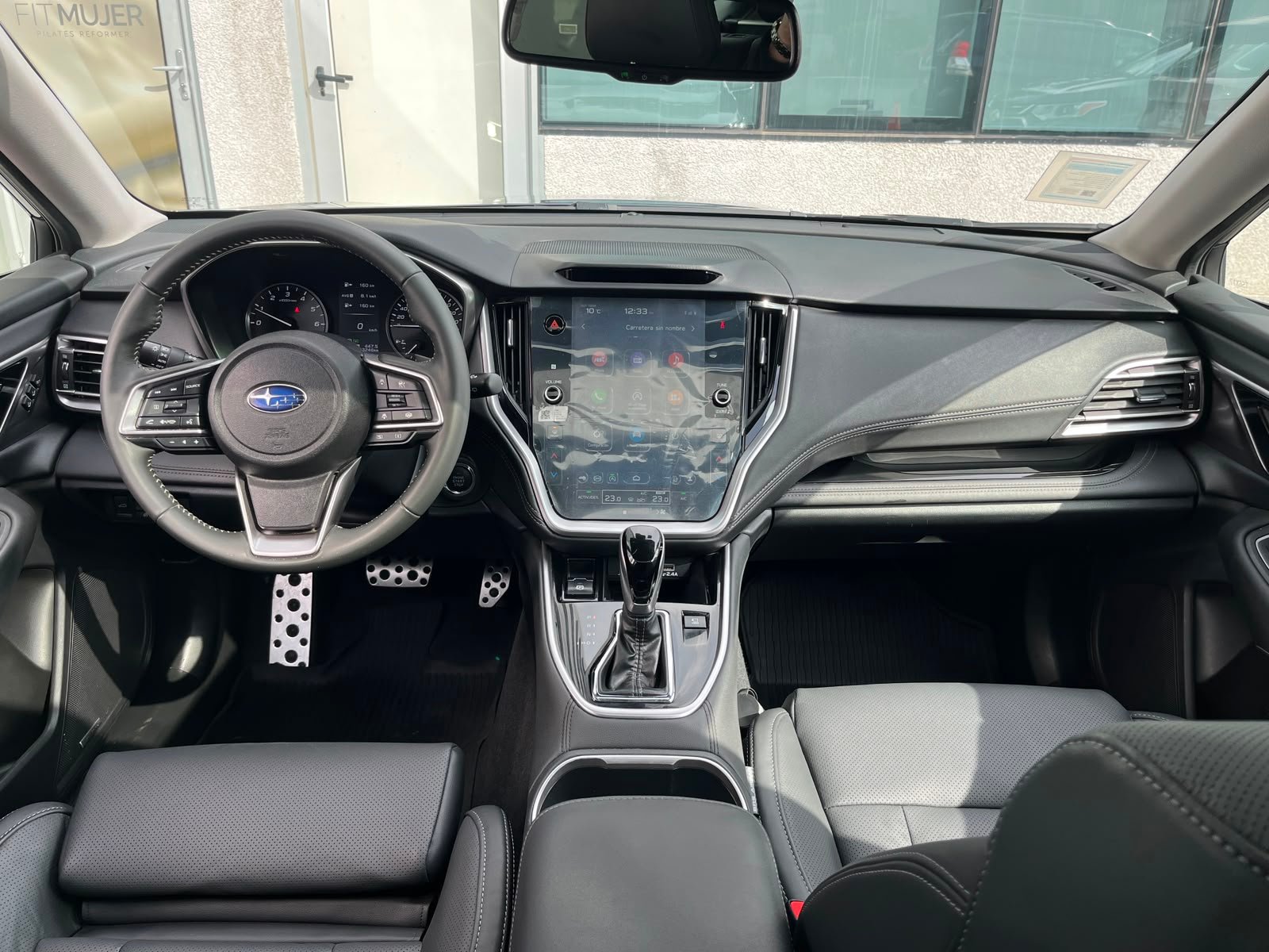 Subaru Outback — foto 11 de 30