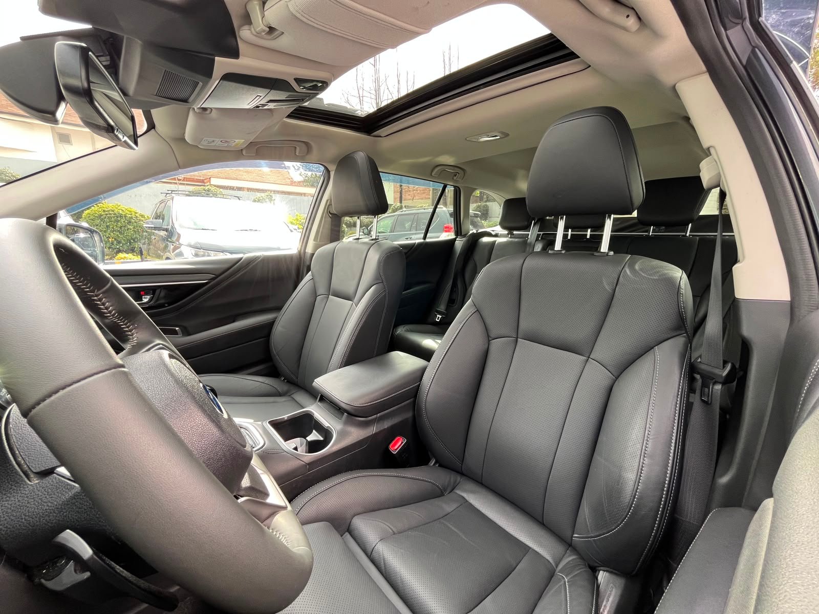 Subaru Outback — foto 18 de 30