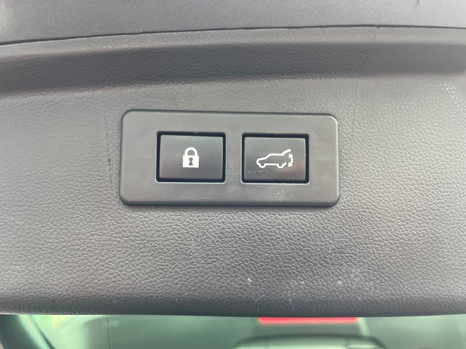 Subaru Outback — foto 22 de 30