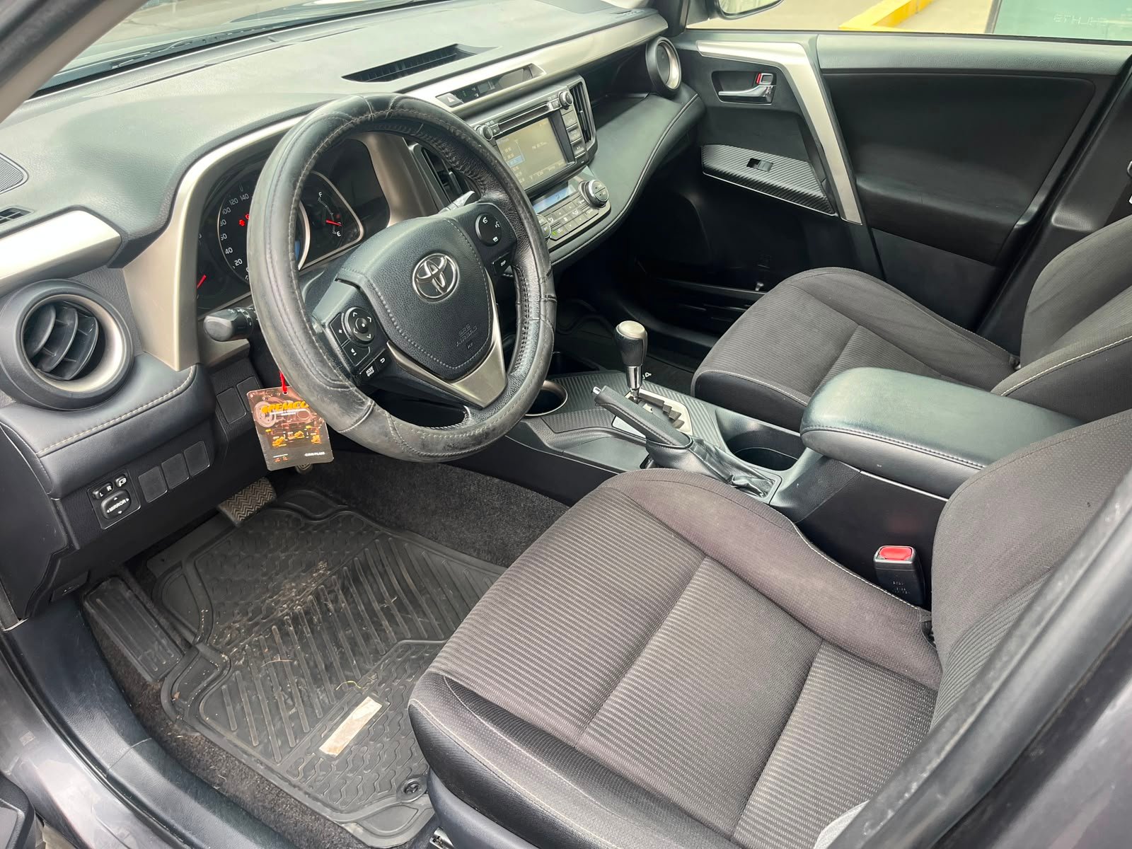 Toyota RAV4 — foto 8 de 30
