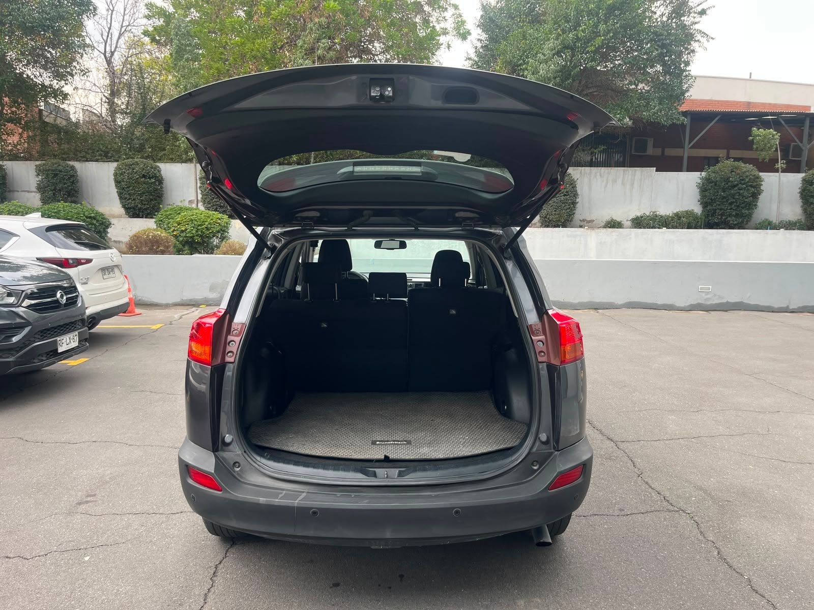 Toyota RAV4 — foto 10 de 30