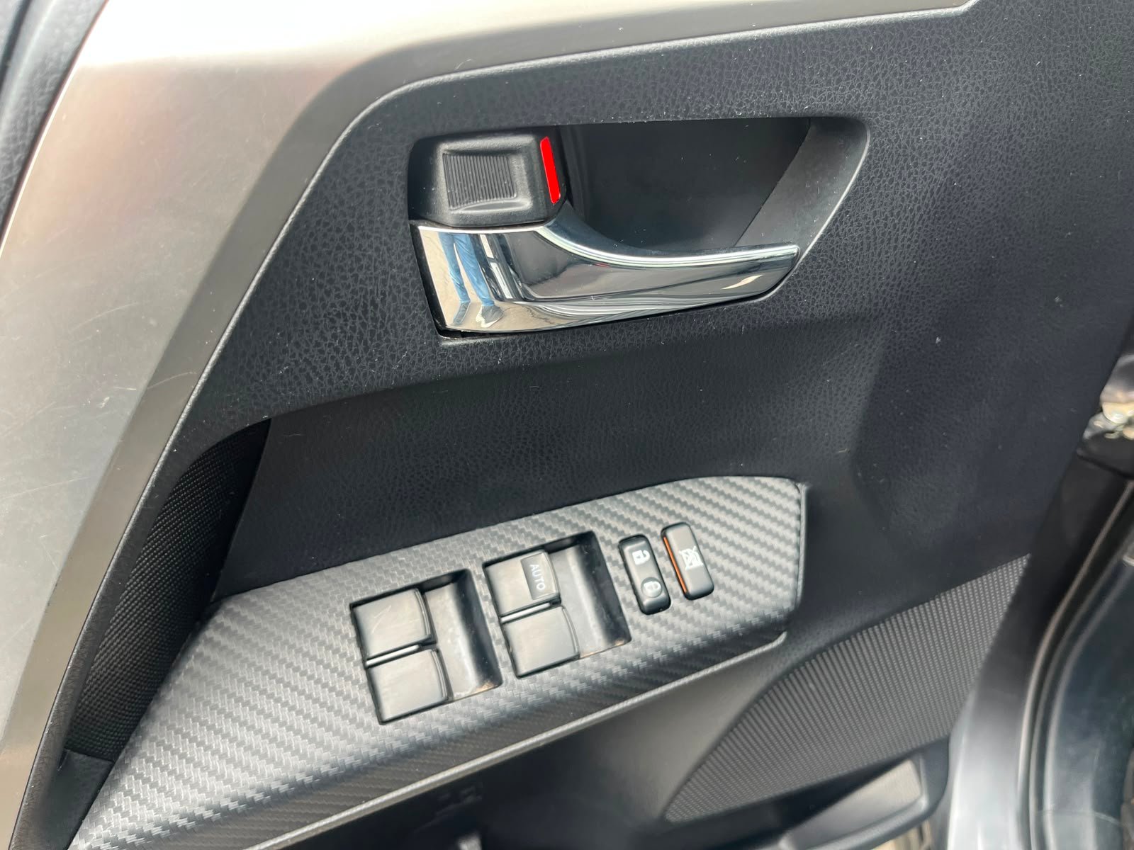 Toyota RAV4 — foto 16 de 30