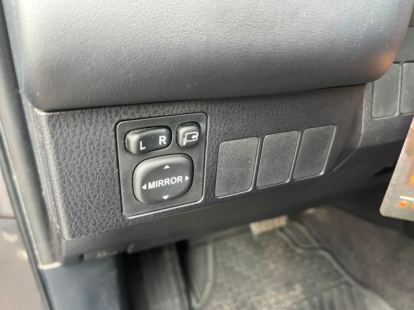 Toyota RAV4 — foto 17 de 30