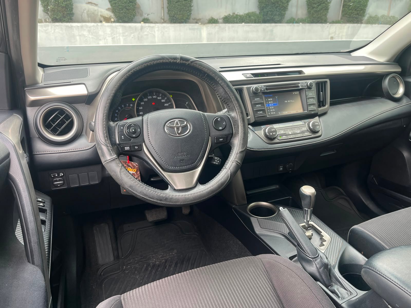 Toyota RAV4 — foto 28 de 30