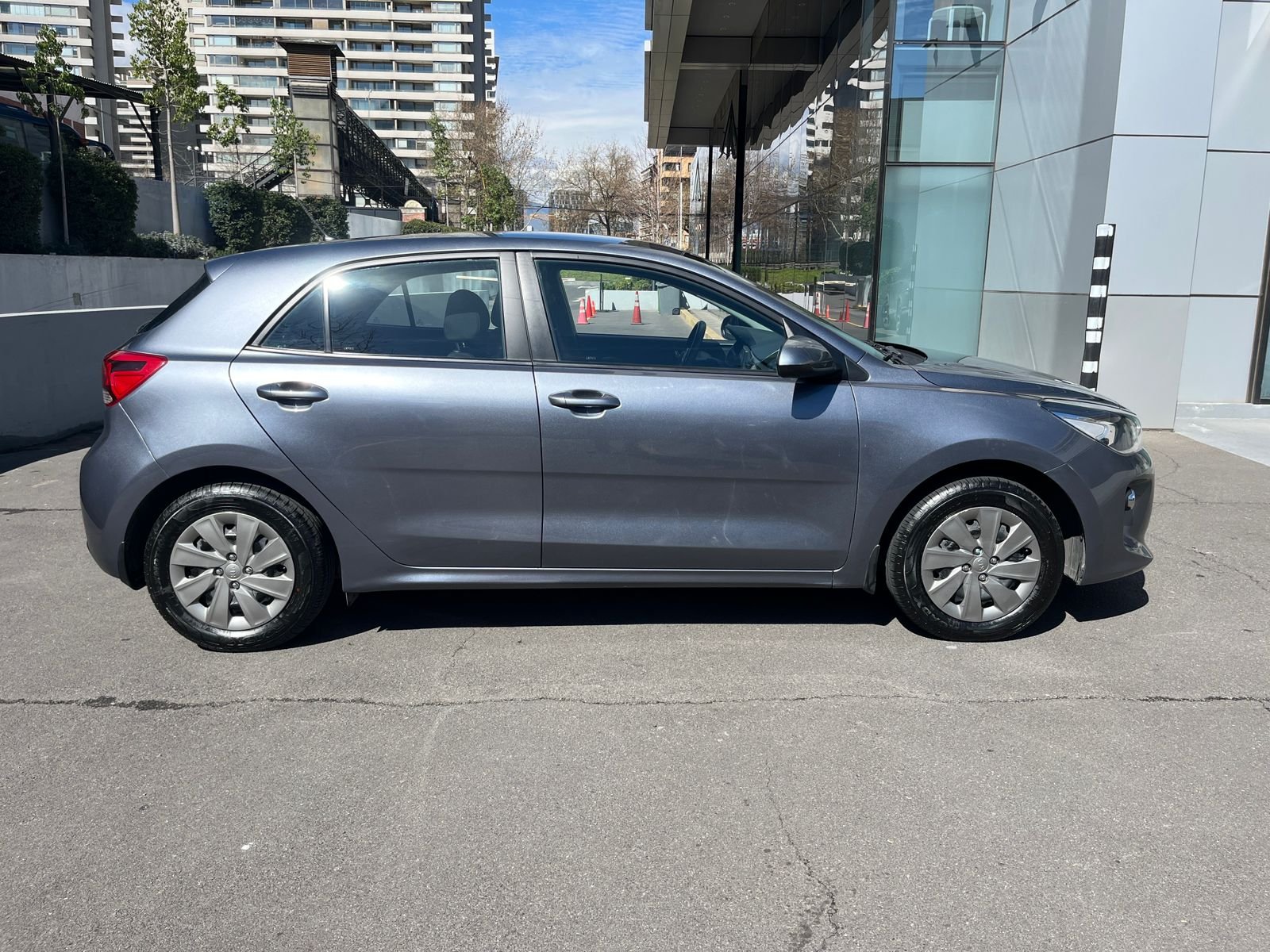 KIA Rio5 — foto 5 de 27