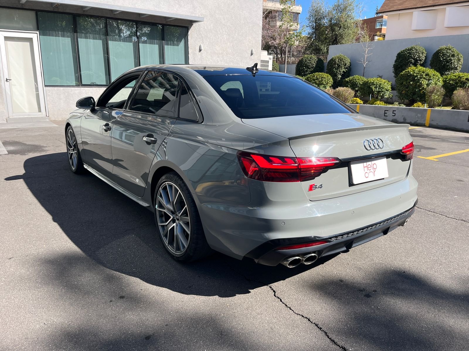 Audi S4 — foto 2 de 35