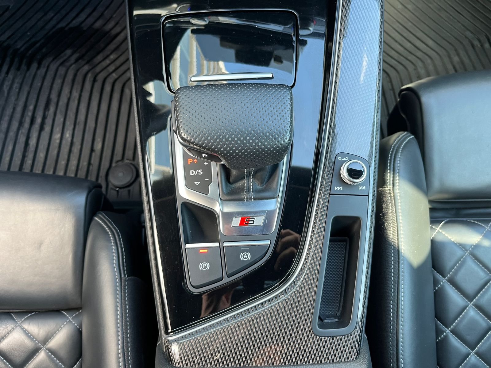 Audi S4 — foto 25 de 35