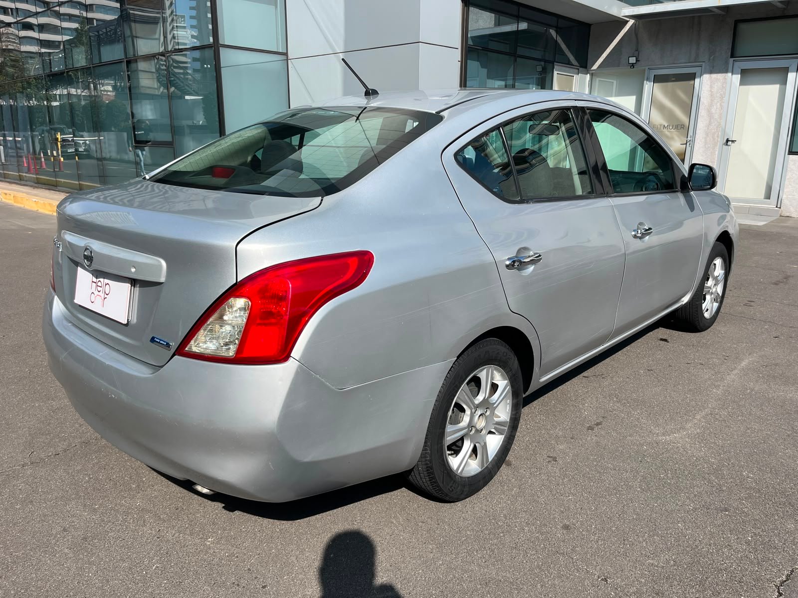 Nissan Versa — foto 4 de 26