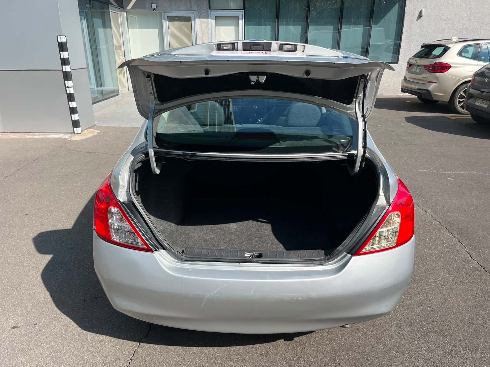 Nissan Versa — foto 10 de 26