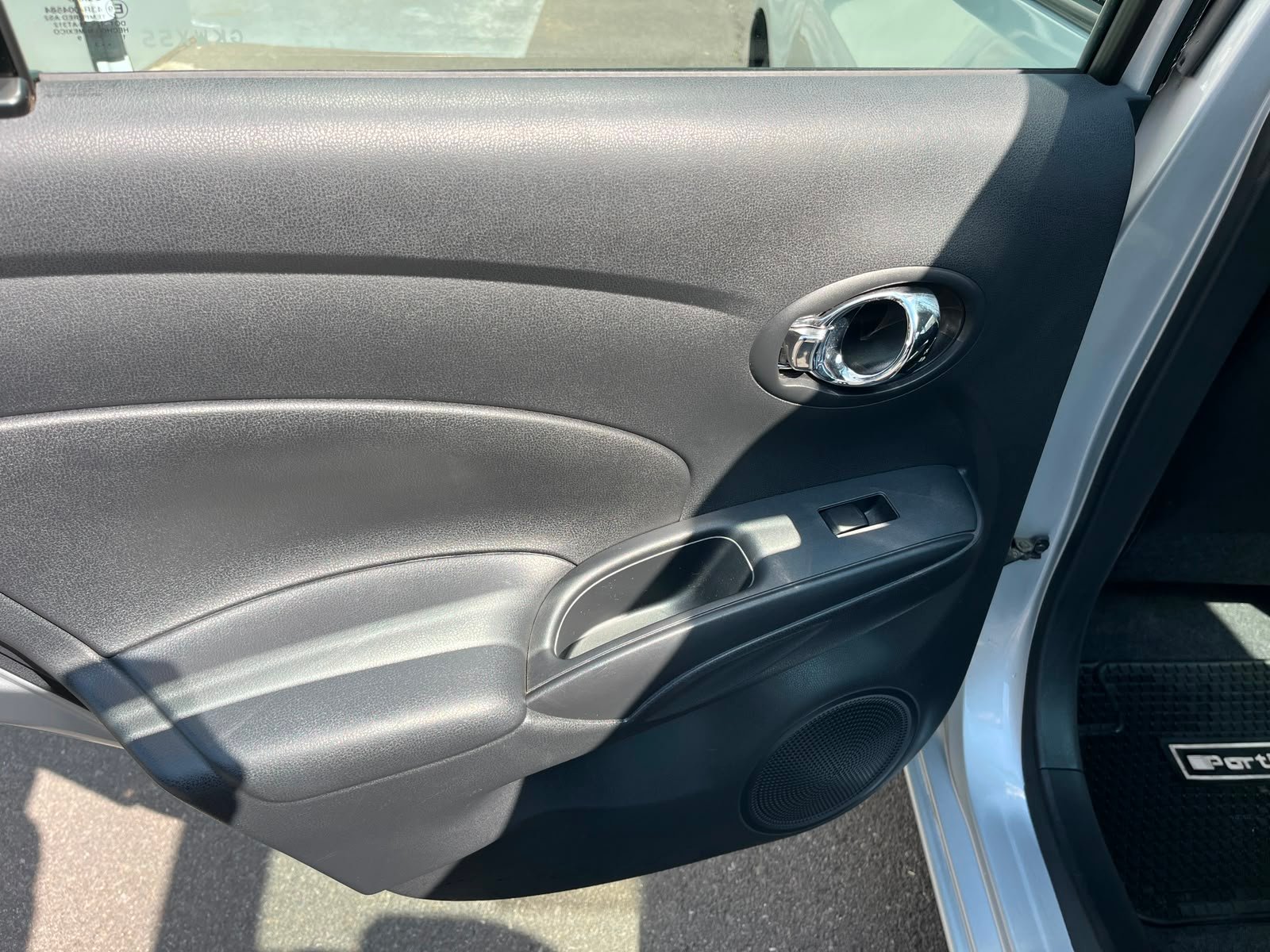 Nissan Versa — foto 21 de 26