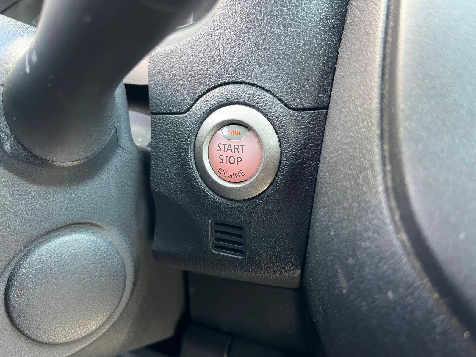 Nissan Versa — foto 23 de 26