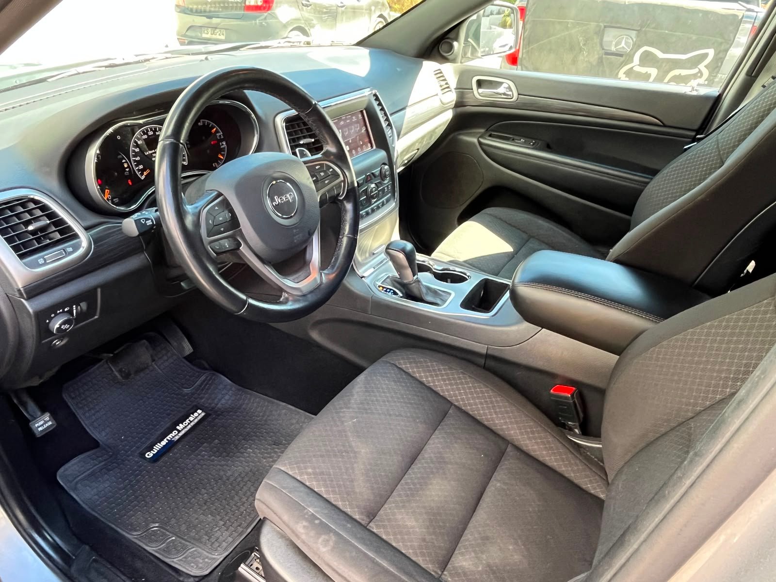 Jeep Grand Cherokee — foto 8 de 30