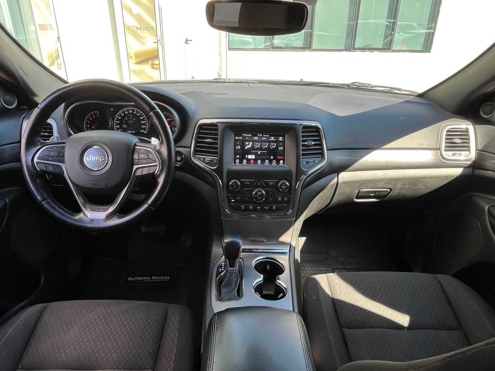 Jeep Grand Cherokee — foto 11 de 30