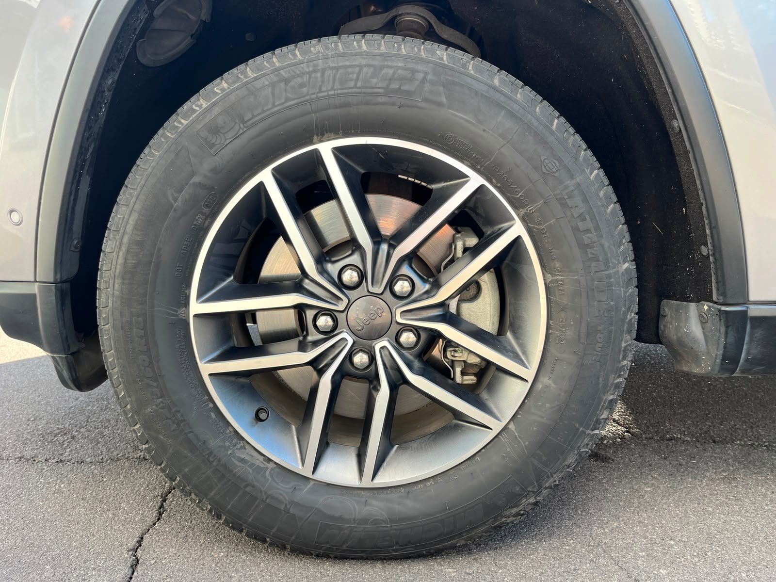 Jeep Grand Cherokee — foto 19 de 30