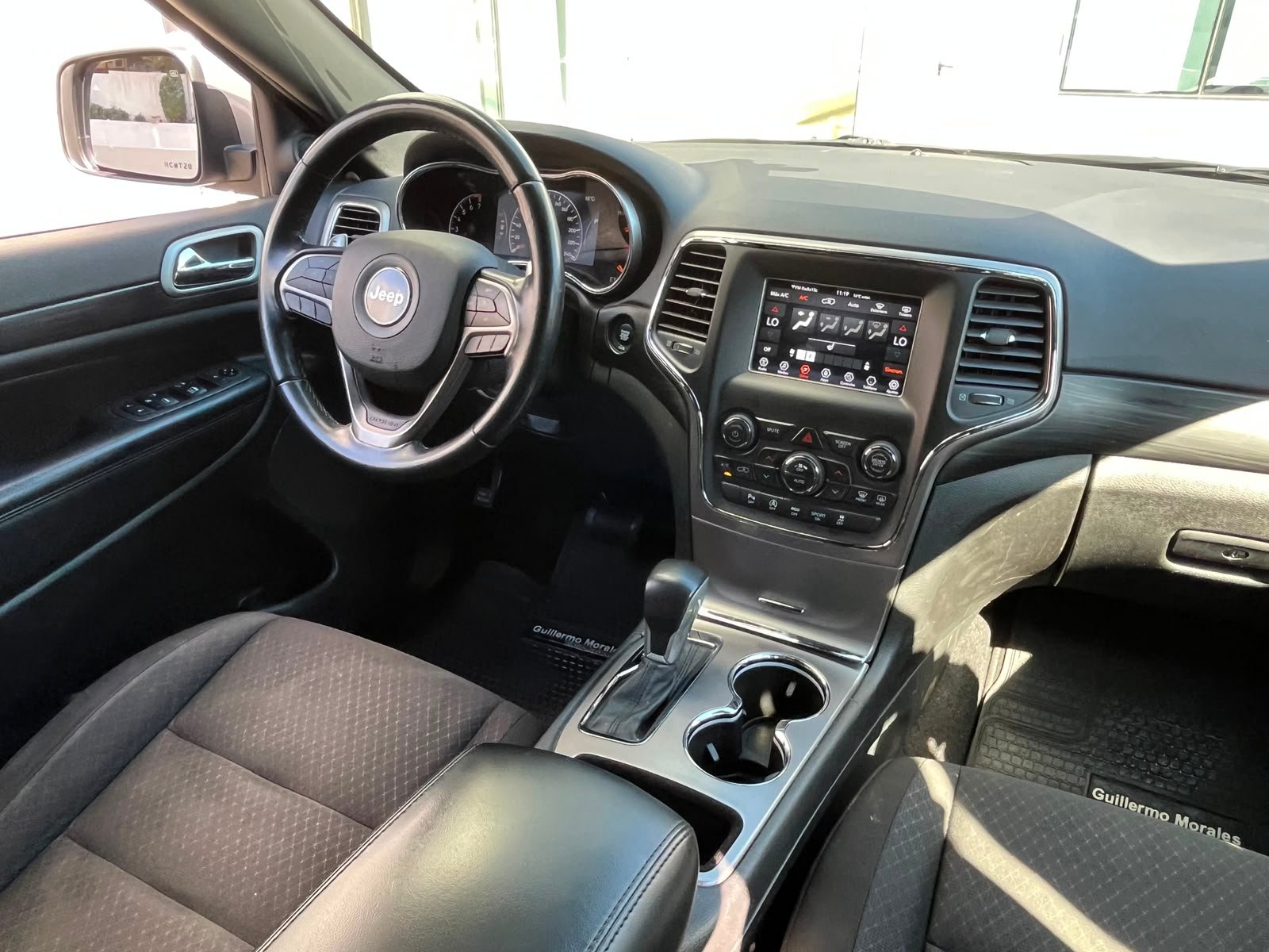 Jeep Grand Cherokee — foto 20 de 30