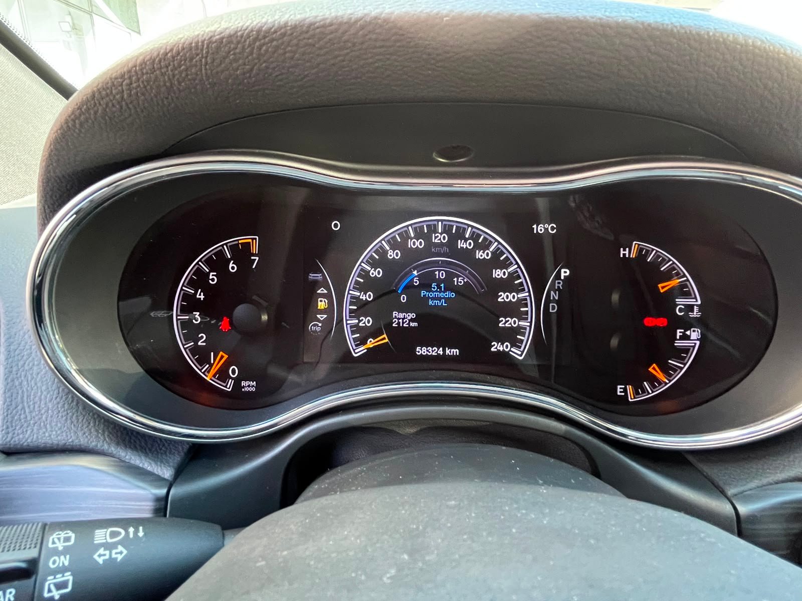 Jeep Grand Cherokee — foto 21 de 30