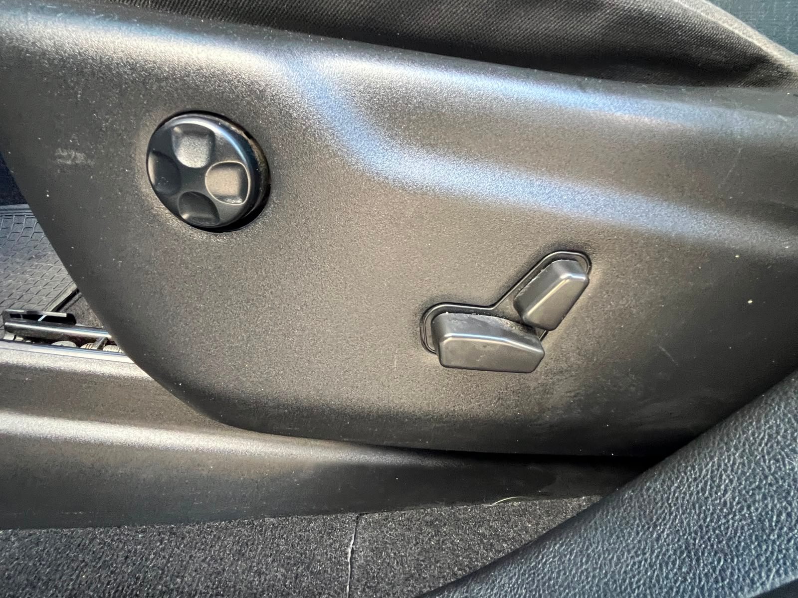 Jeep Grand Cherokee — foto 24 de 30