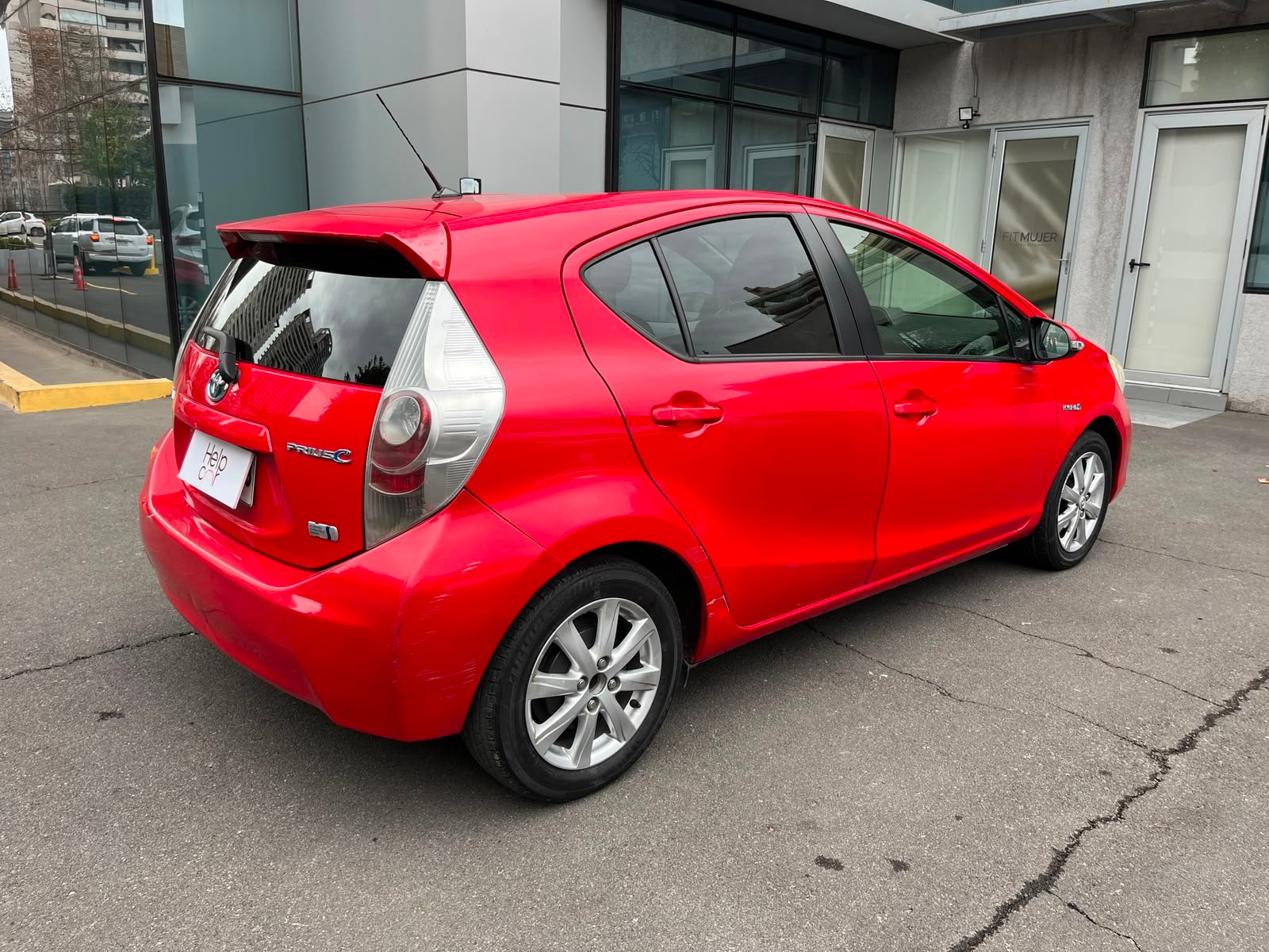 Toyota Prius — foto 4 de 24