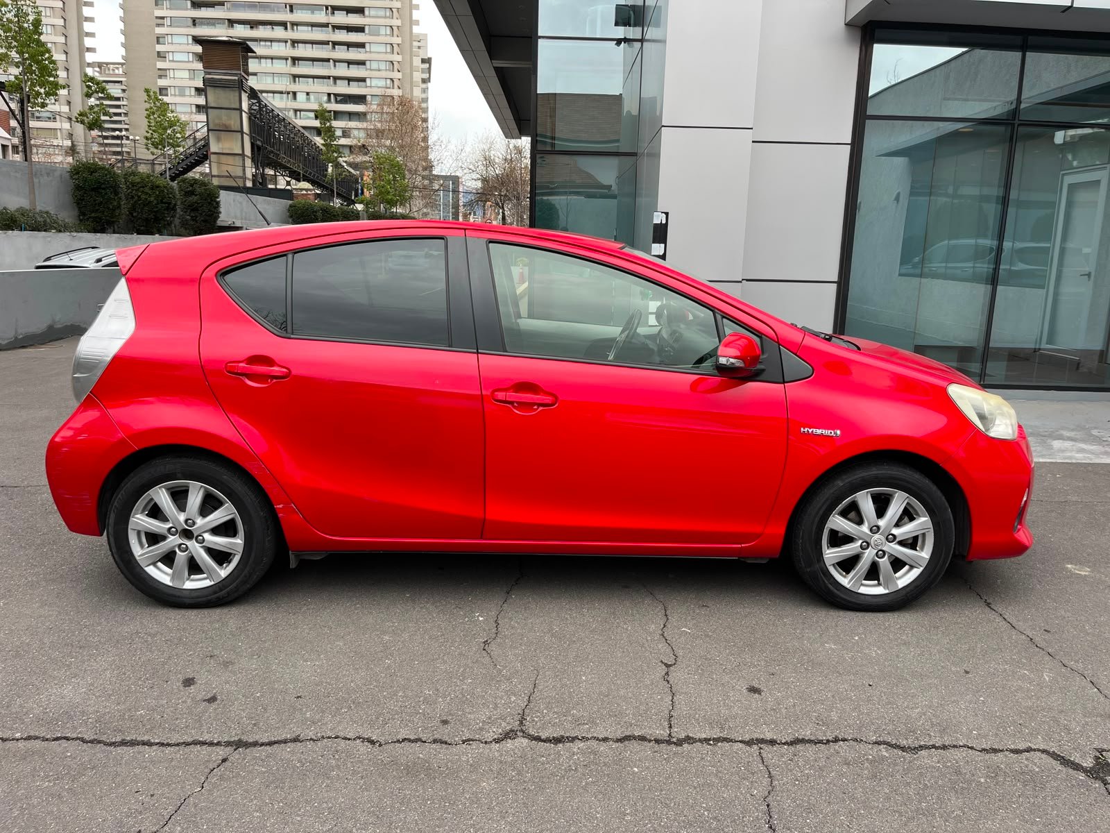 Toyota Prius — foto 5 de 24