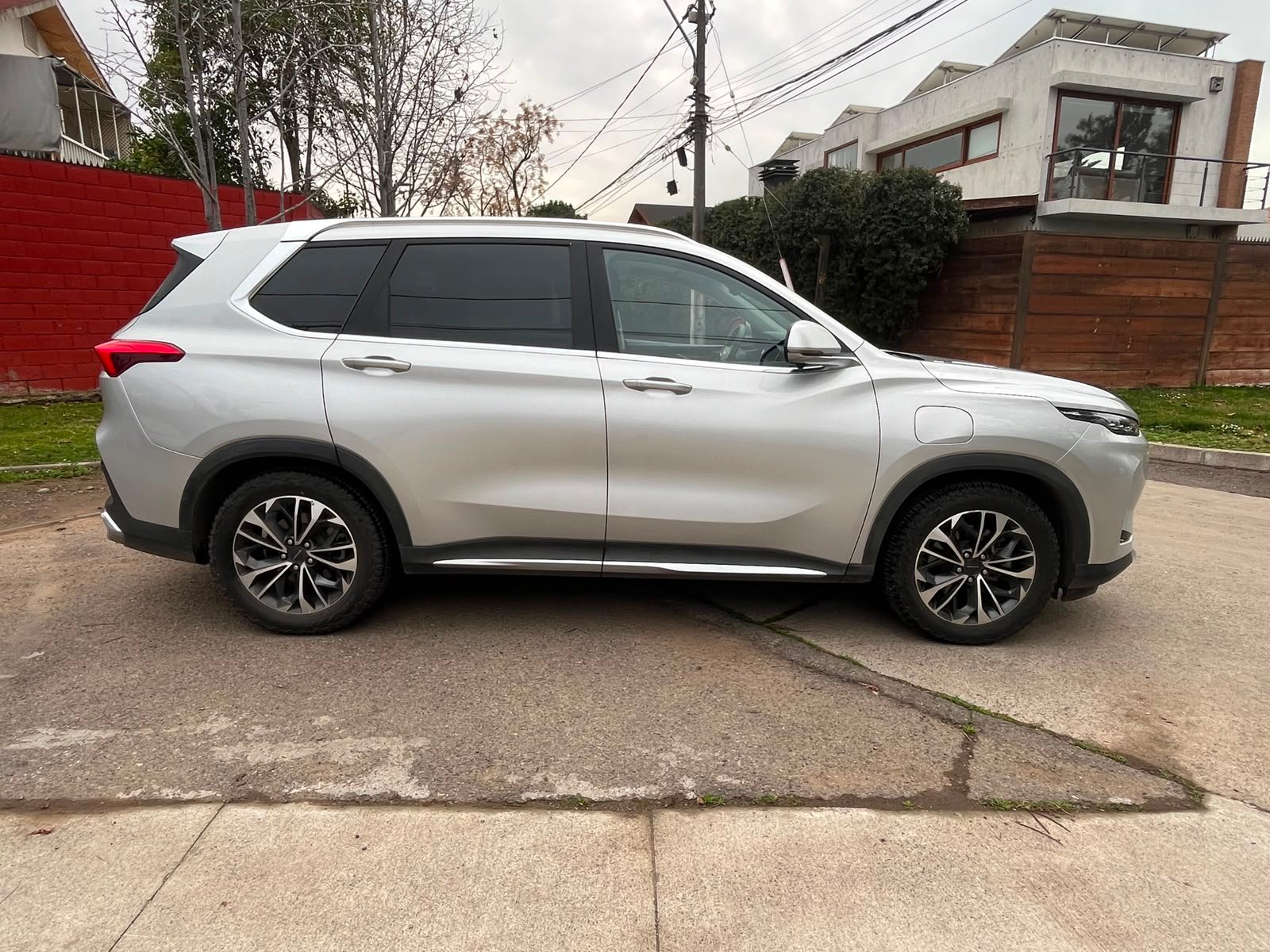 Maxus Euniq 6 — foto 5 de 28