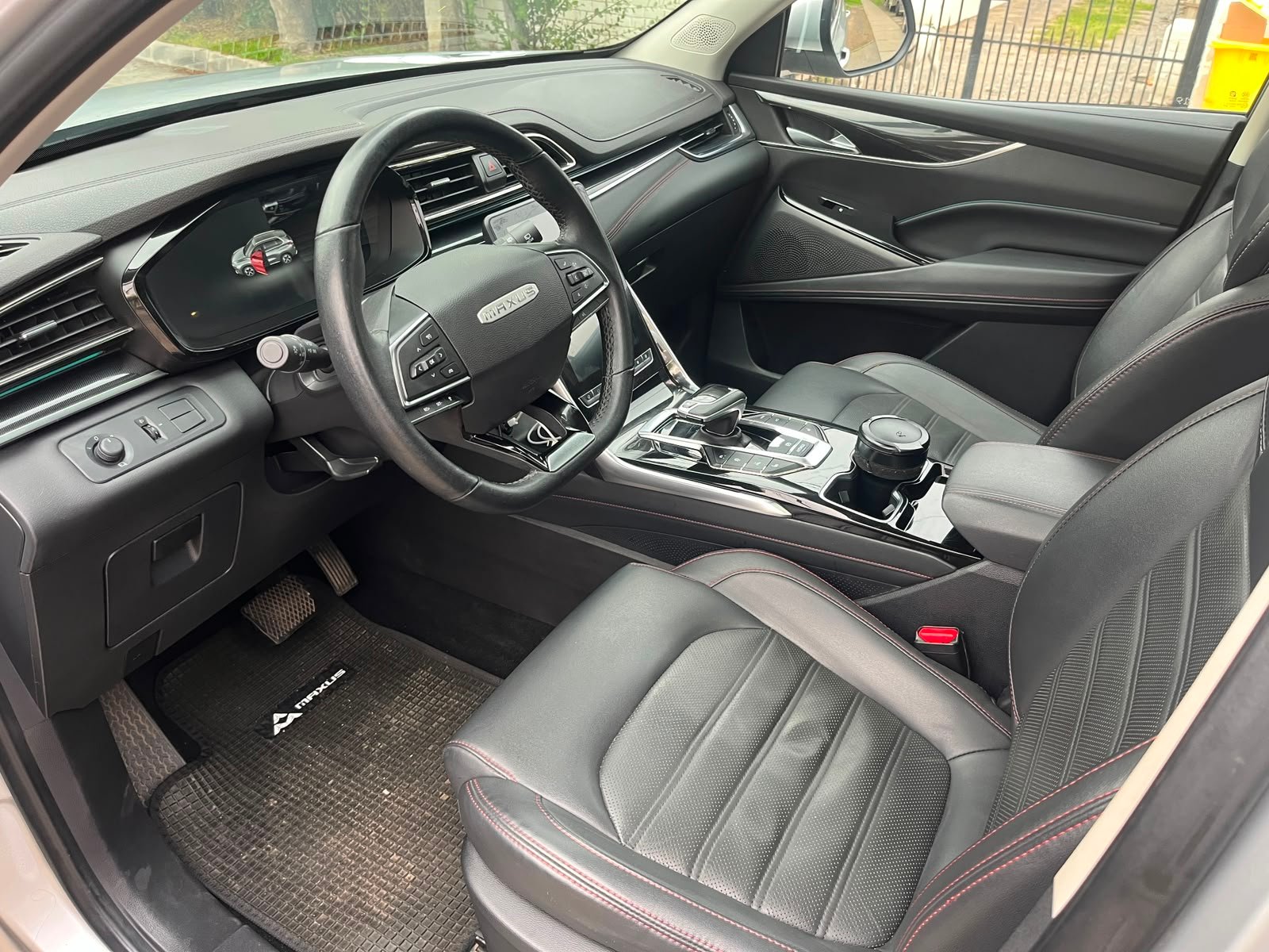 Maxus Euniq 6 — foto 8 de 28