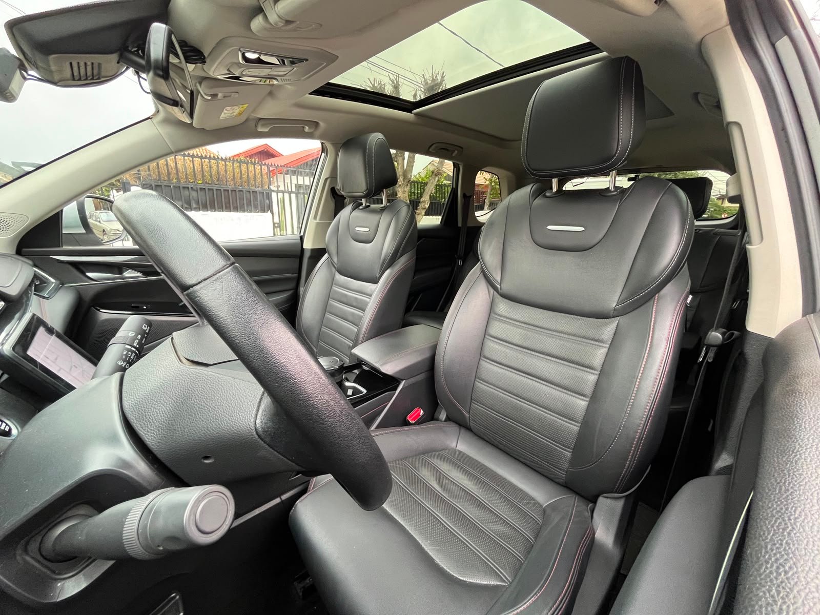 Maxus Euniq 6 — foto 18 de 28