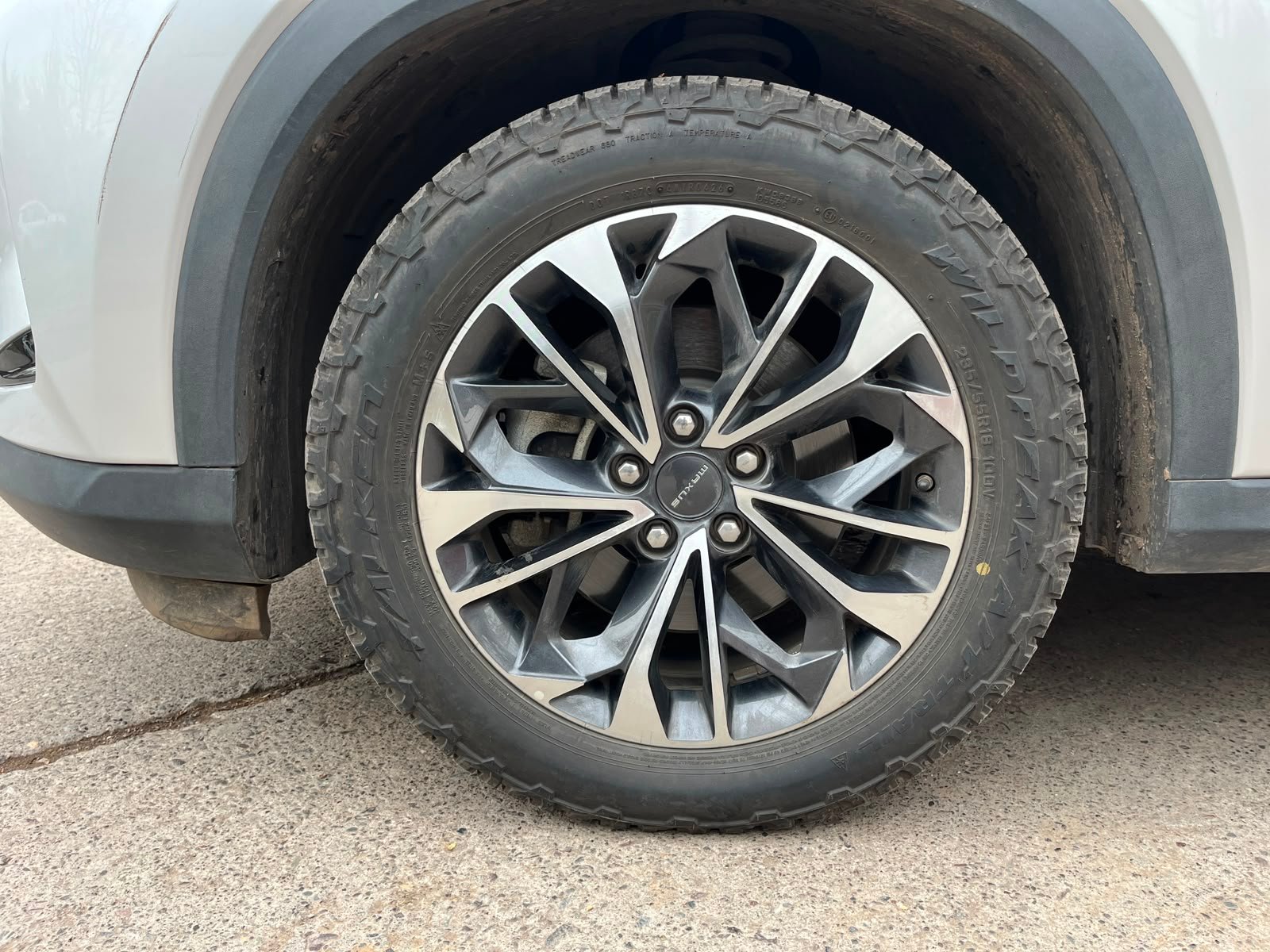Maxus Euniq 6 — foto 19 de 28