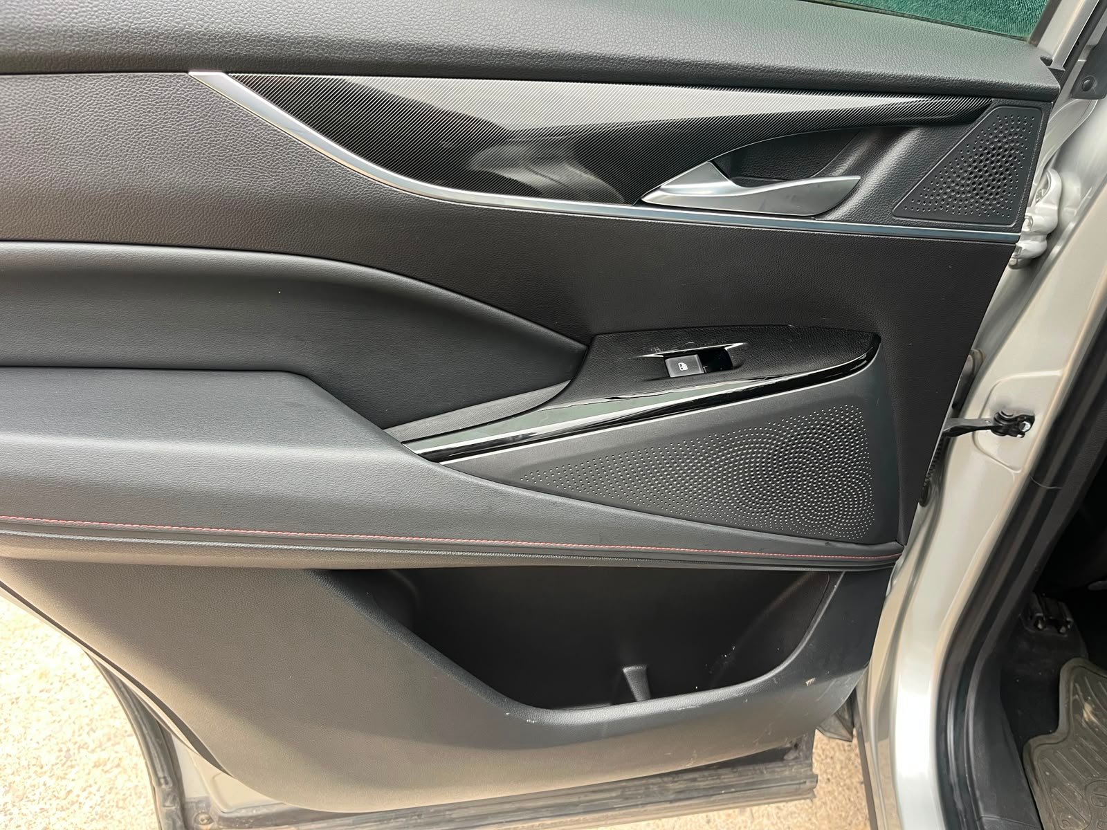 Maxus Euniq 6 — foto 20 de 28